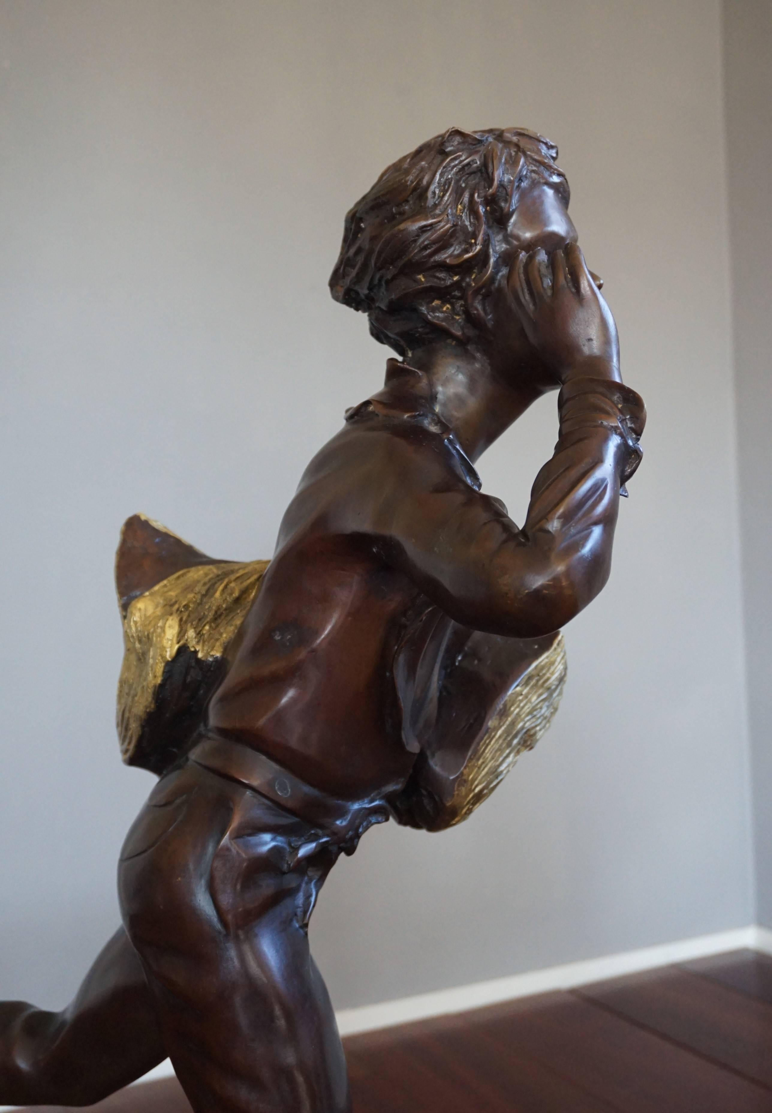 20th Century Large Bronze Sculpture of Excited & Running Newspaper Boy after Dominique Alonzo