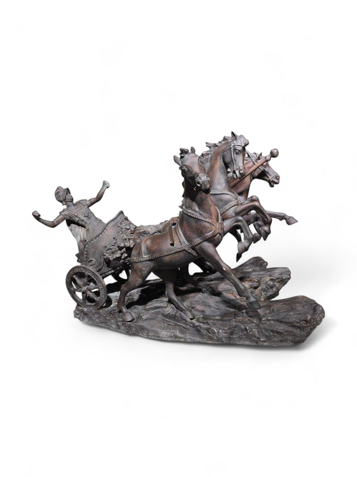 Grande scultura in bronzo di biga romana - 120 cm in vendita 9