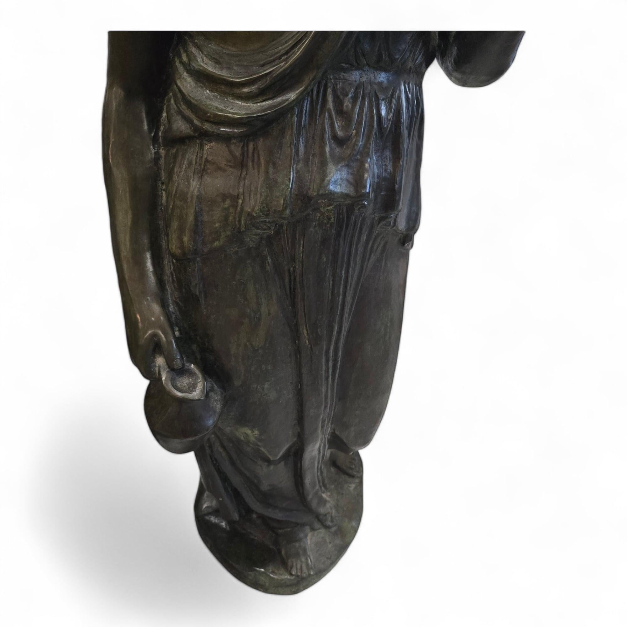 Grande statua di bronzo - Ebe - Dea della giovinezza in vendita 5