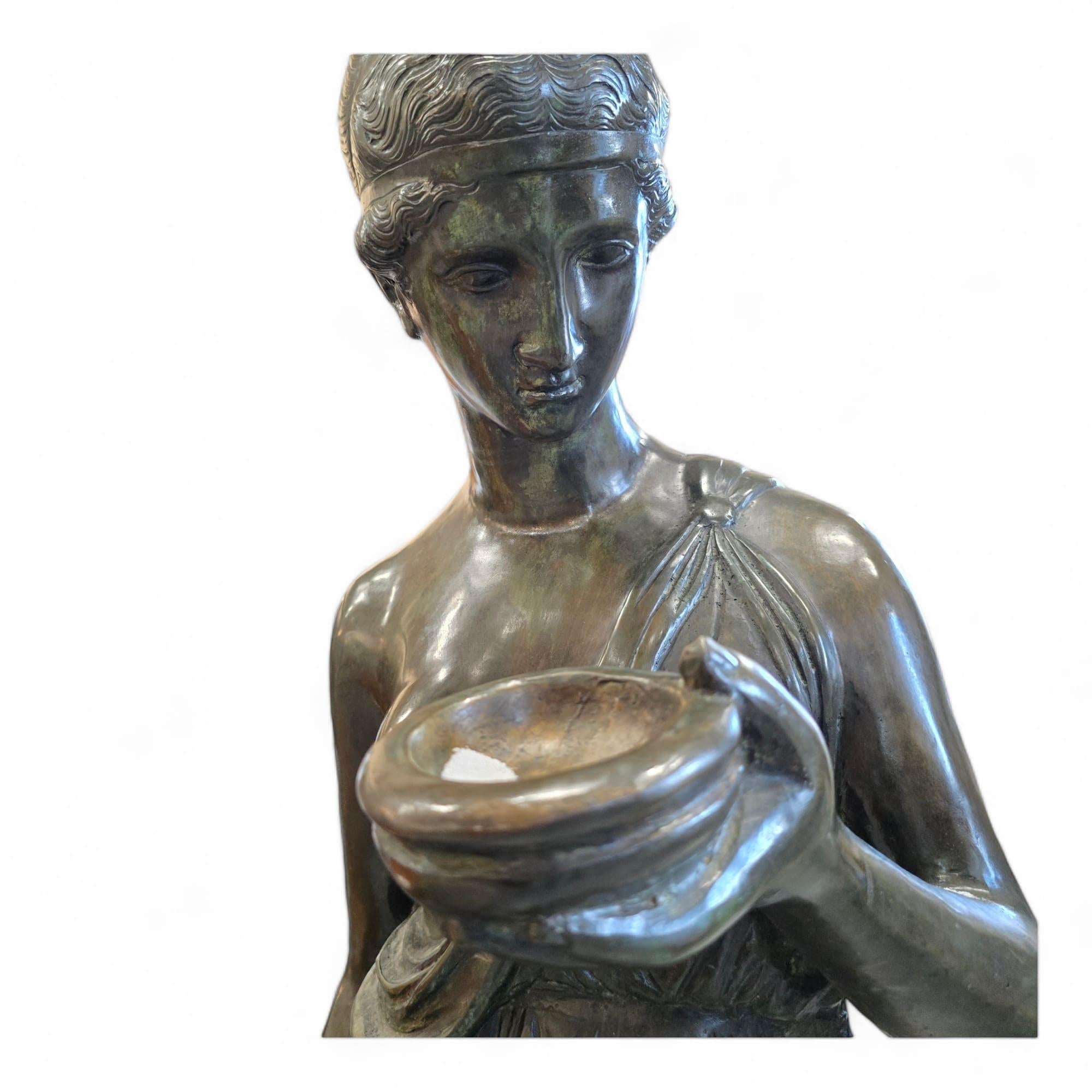Grande statua di bronzo - Ebe - Dea della giovinezza in vendita 7