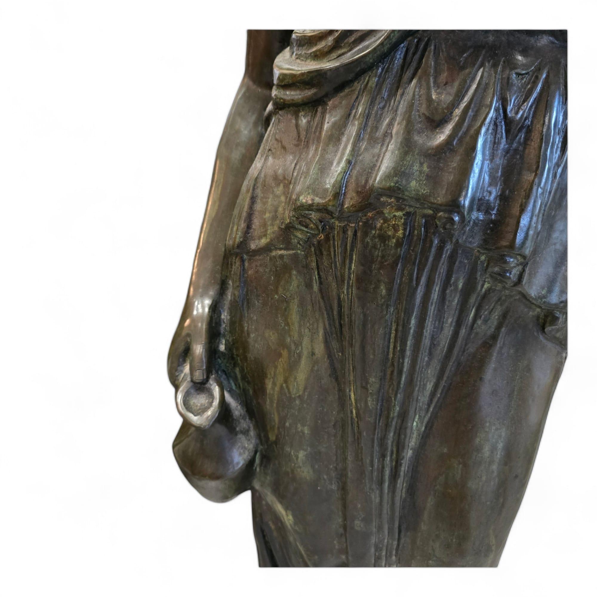 Grande statua di bronzo - Ebe - Dea della giovinezza in vendita 8
