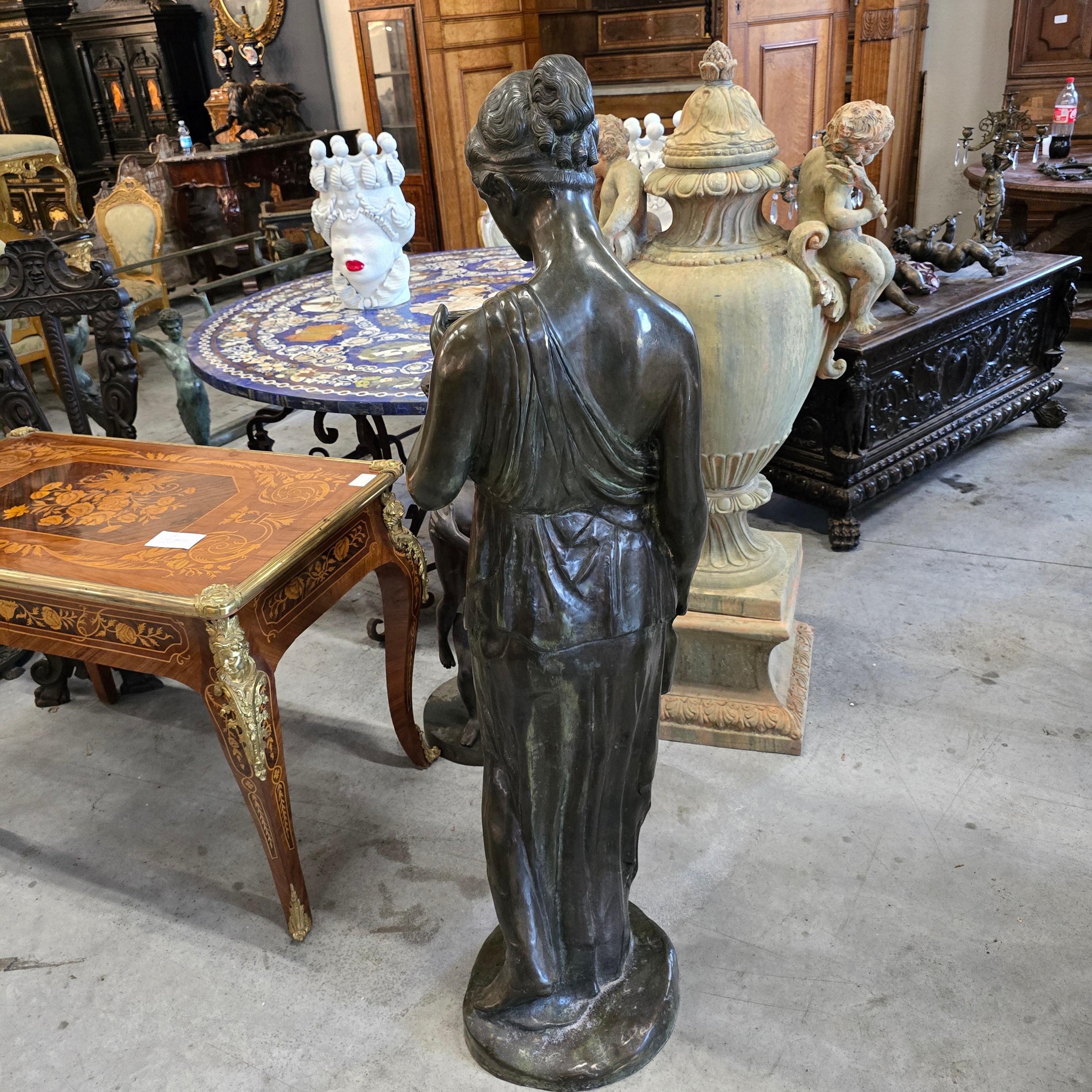 Grande statua di bronzo - Ebe - Dea della giovinezza In condizioni buone in vendita a Madrid, ES