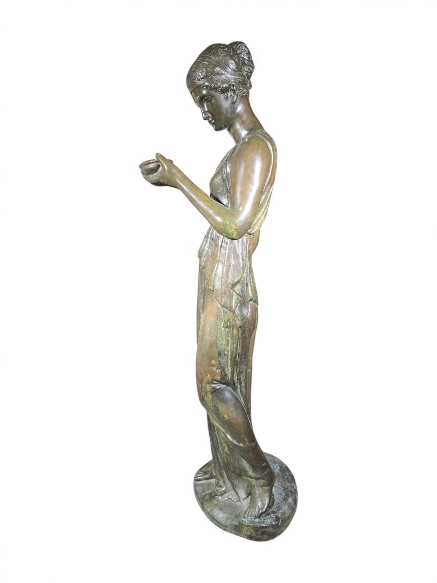 Bronzo Grande statua di bronzo - Ebe - Dea della giovinezza in vendita
