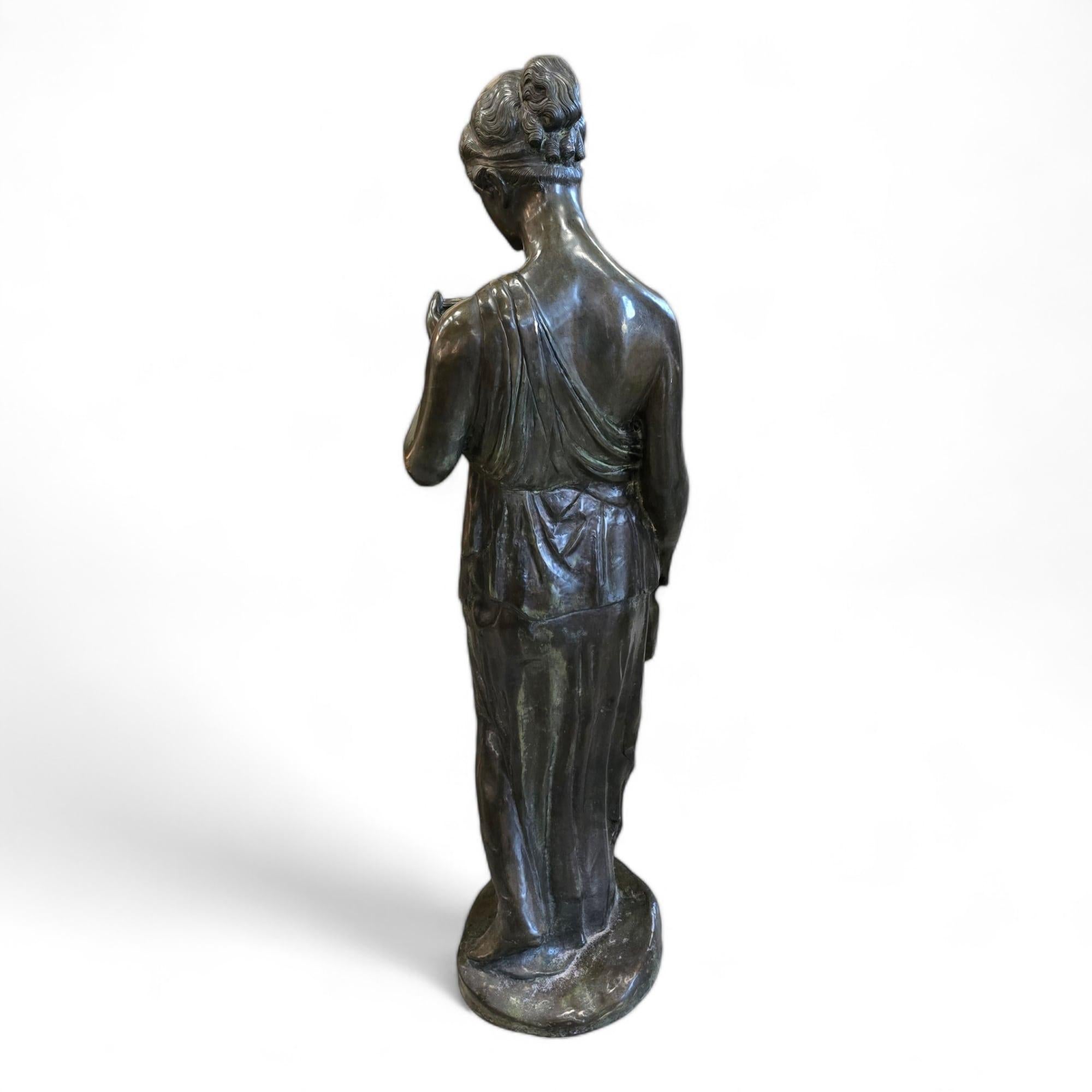 Grande statua di bronzo - Ebe - Dea della giovinezza in vendita 1