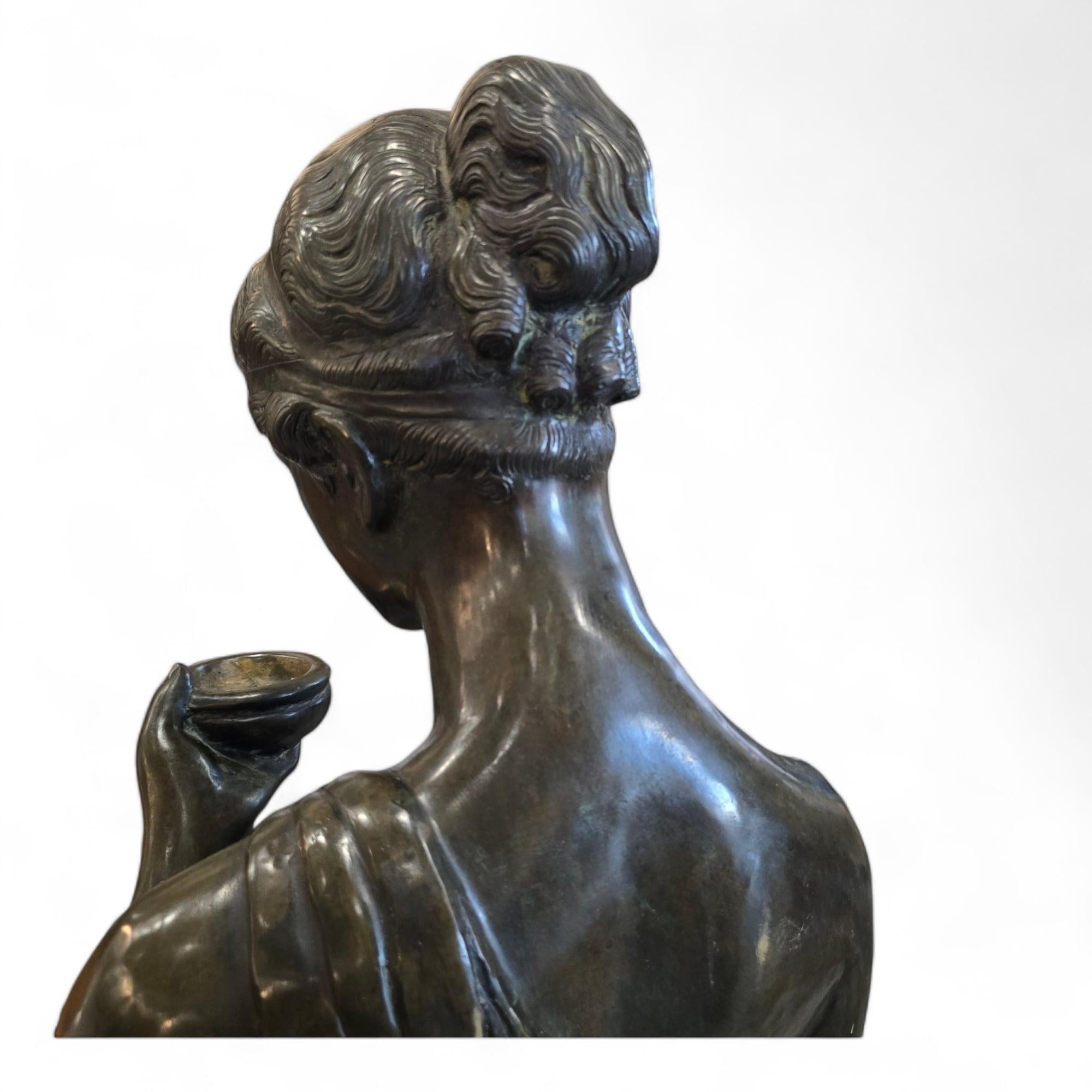 Grande statua di bronzo - Ebe - Dea della giovinezza in vendita 2