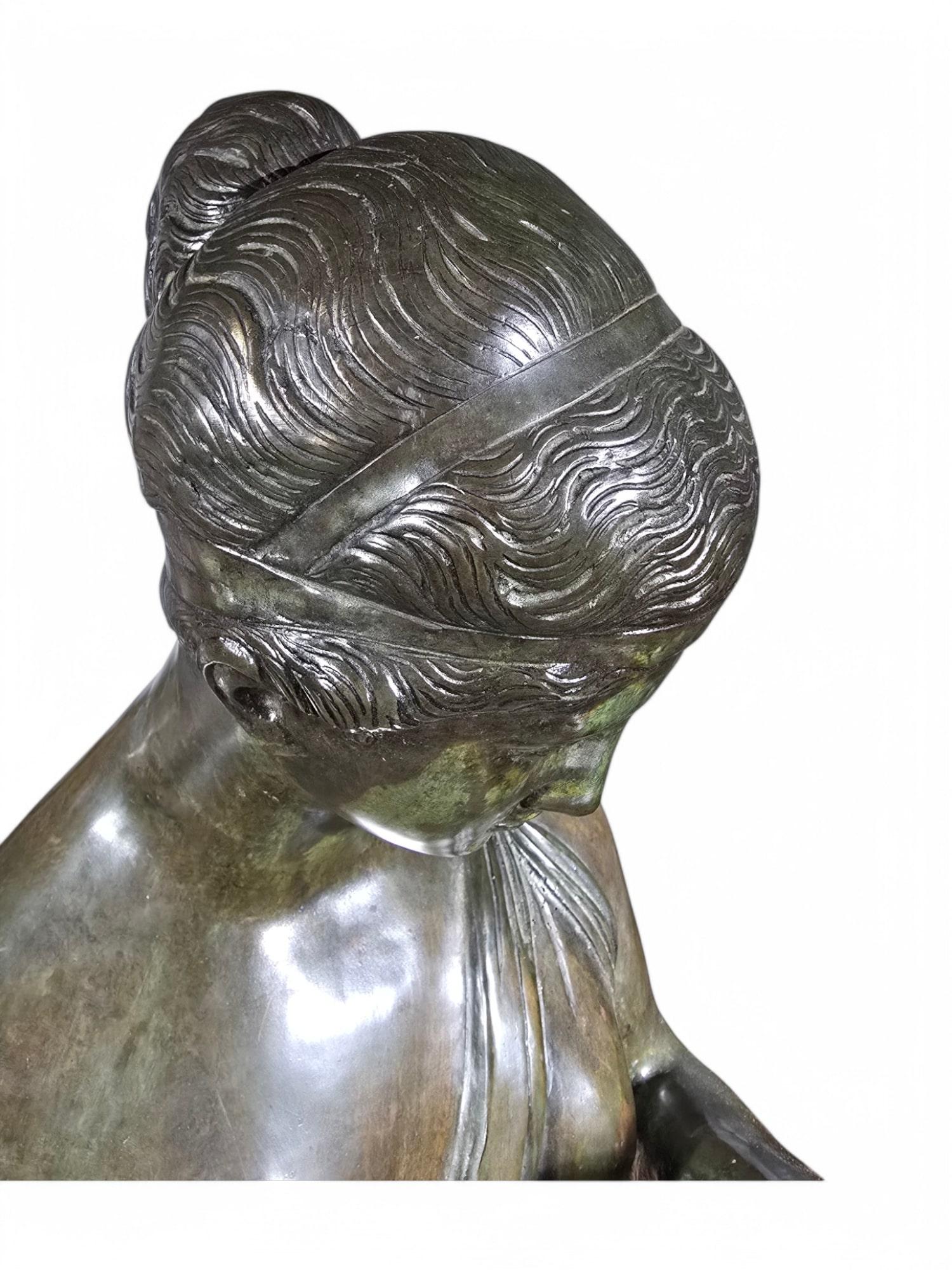 Grande statua di bronzo - Ebe - Dea della giovinezza in vendita 4