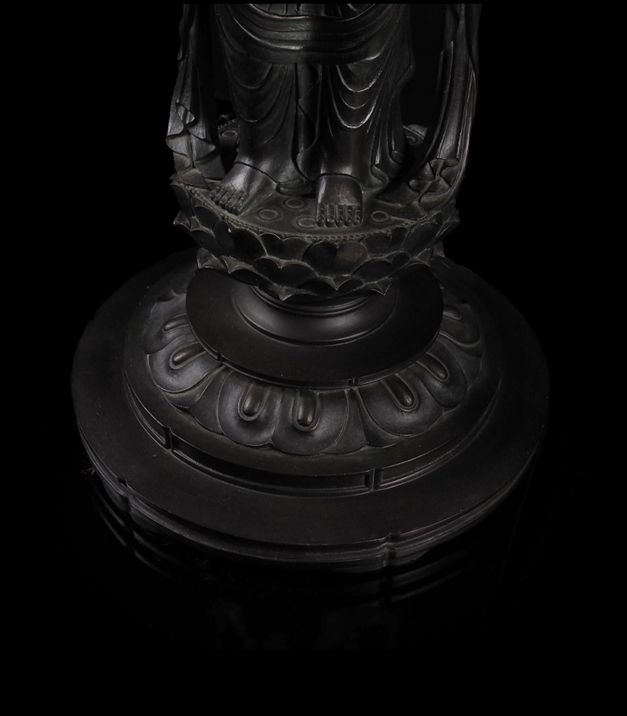 Grande statue en bronze de Kannon à onze visages par Matsuhisa Shūrin (1926-1992) en vente 3