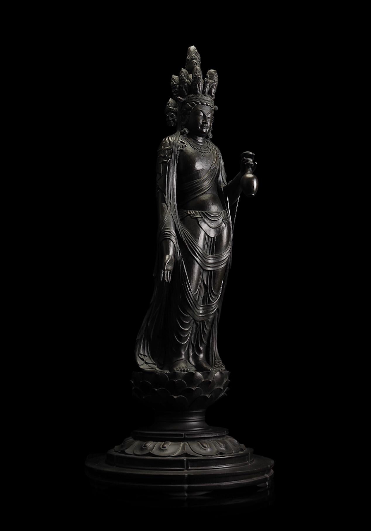 20ième siècle Grande statue en bronze de Kannon à onze visages par Matsuhisa Shūrin (1926-1992) en vente