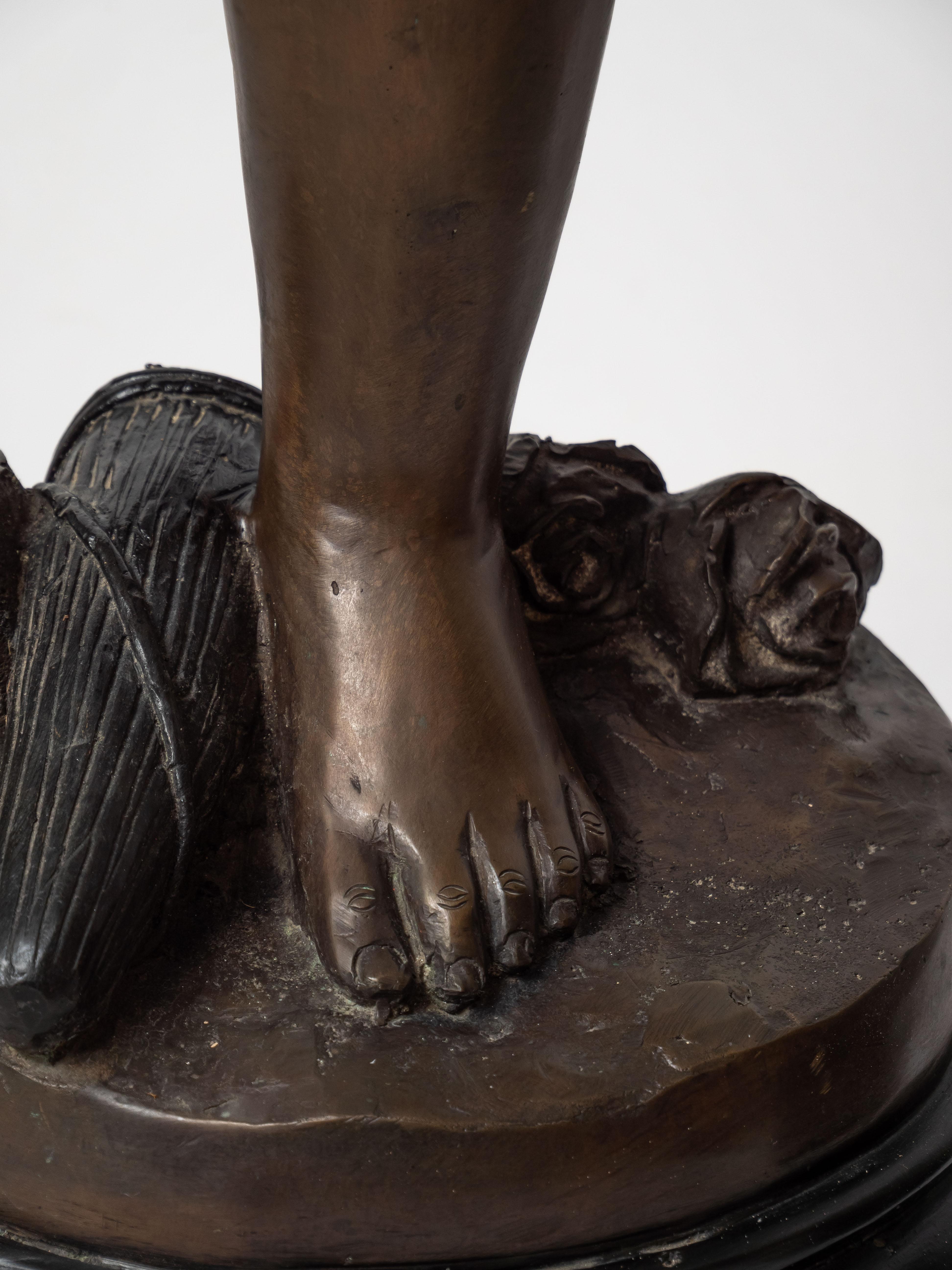 Large bronze statues of Cupids carrying a torch For Sale 6