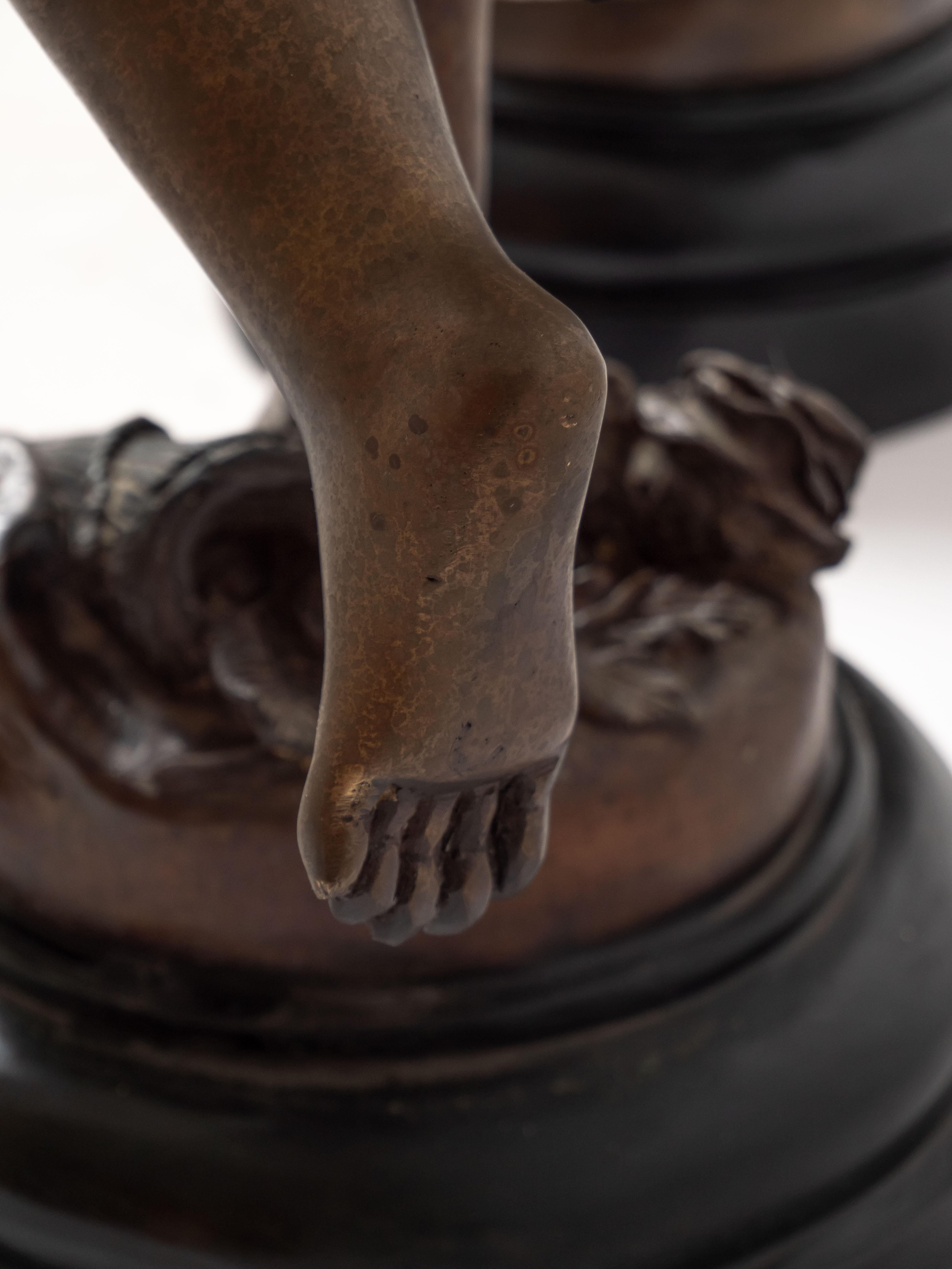Large bronze statues of Cupids carrying a torch For Sale 10