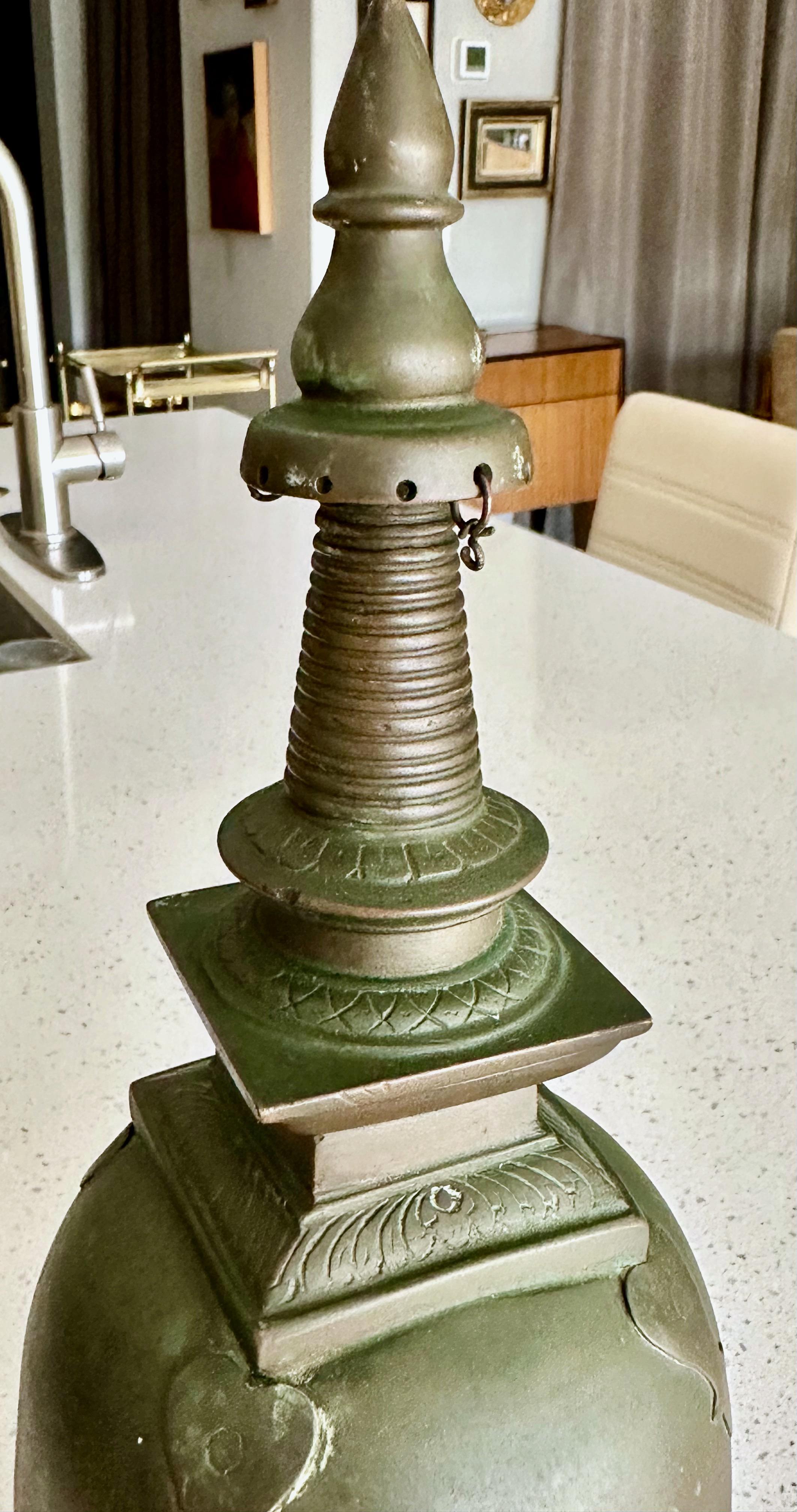 Große Bronzestupa Sri Lanka, 18./19. Jahrhundert im Angebot 7