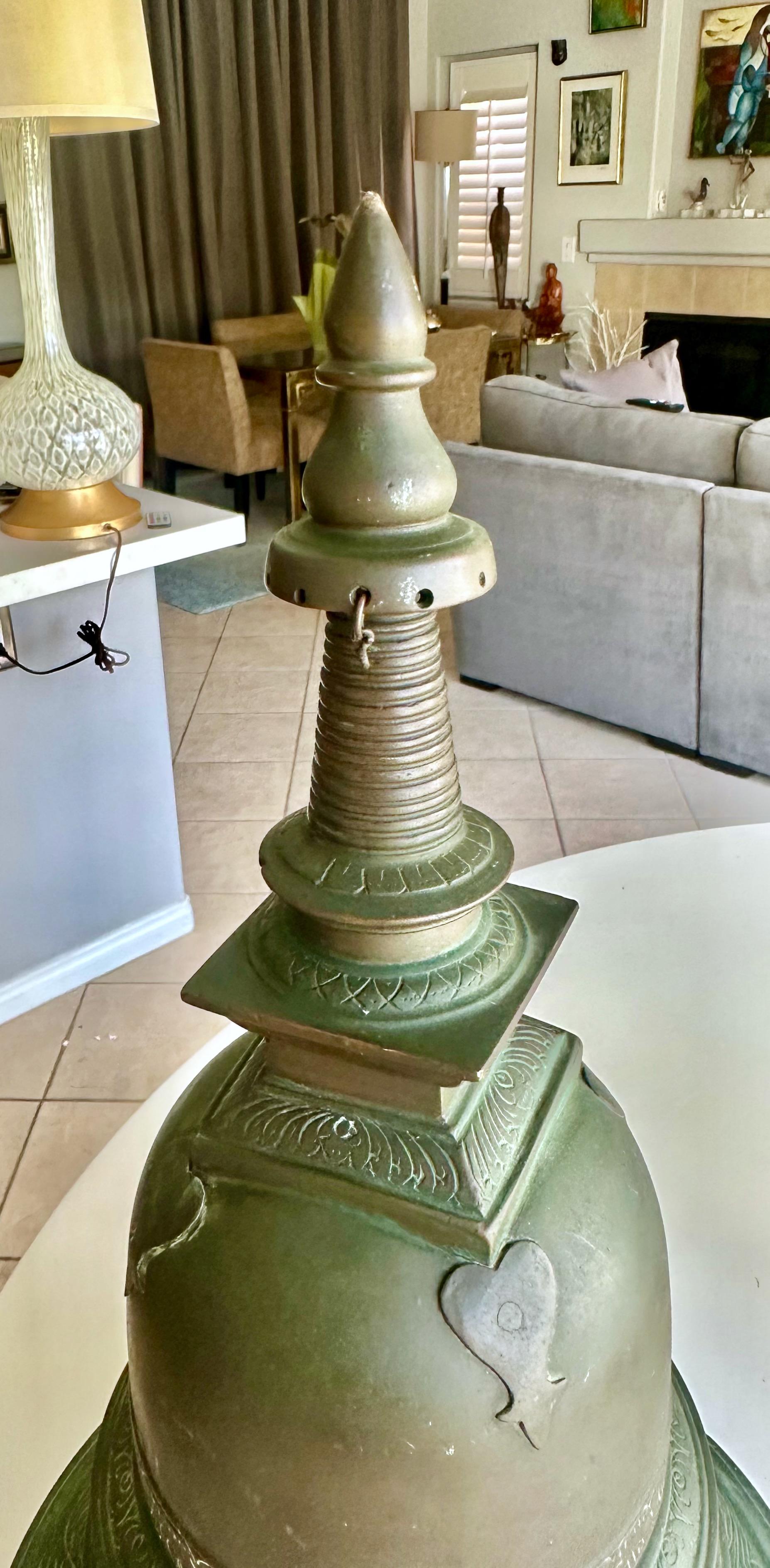 Große Bronzestupa Sri Lanka, 18./19. Jahrhundert im Angebot 10