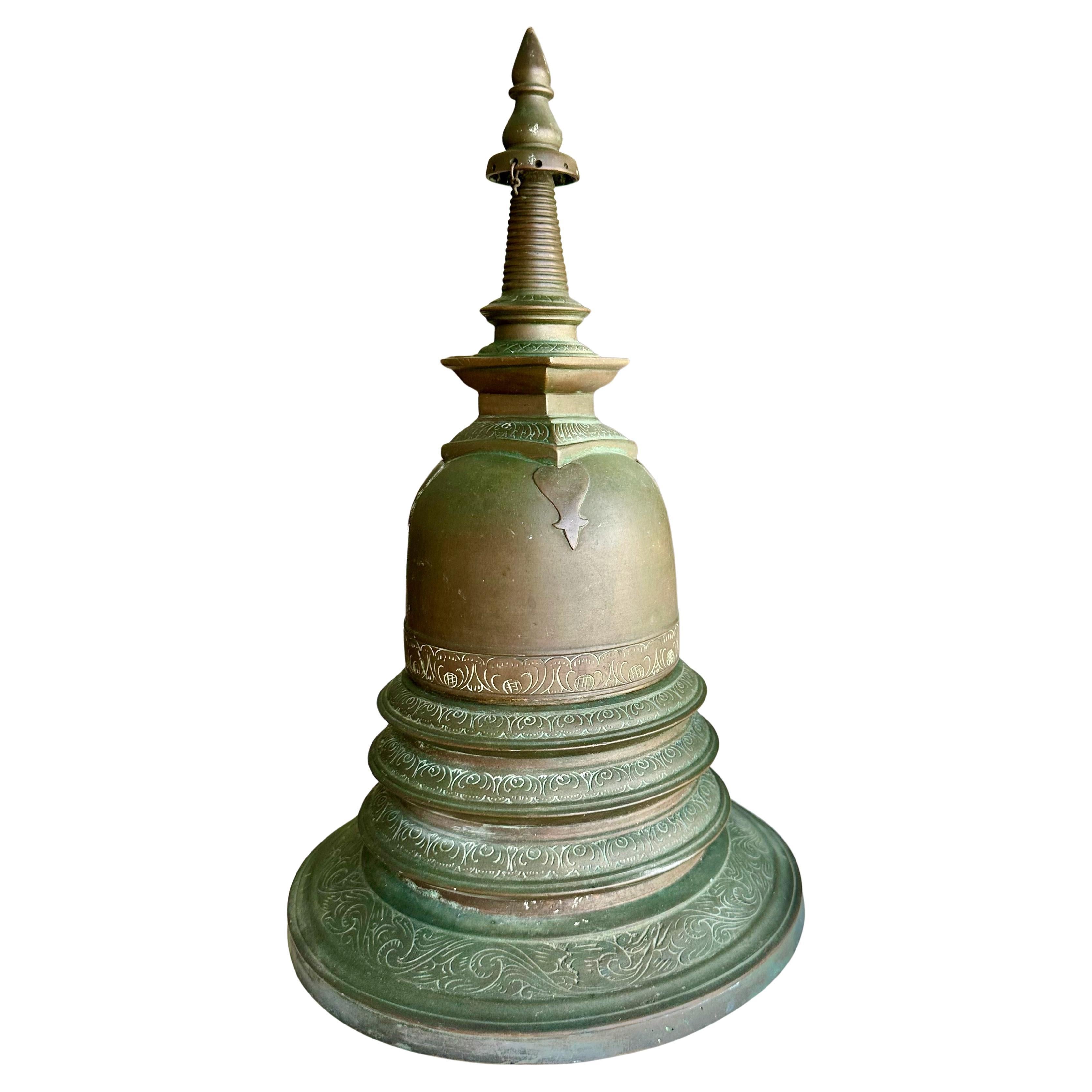 Große Bronzestupa Sri Lanka, 18./19. Jahrhundert im Angebot
