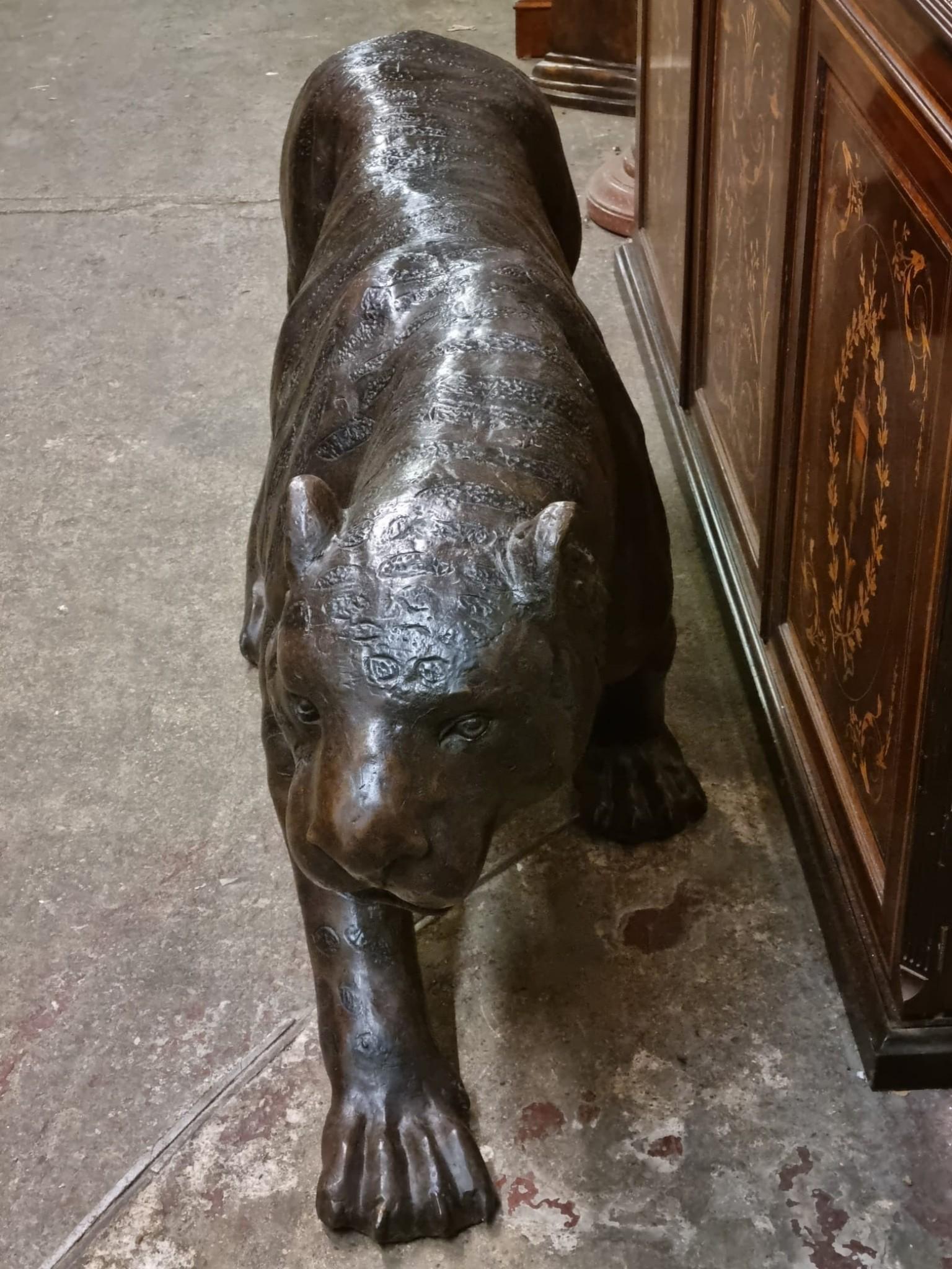 Grande statue de chat de tigre en bronze moulé avec panthère de lion en vente 7