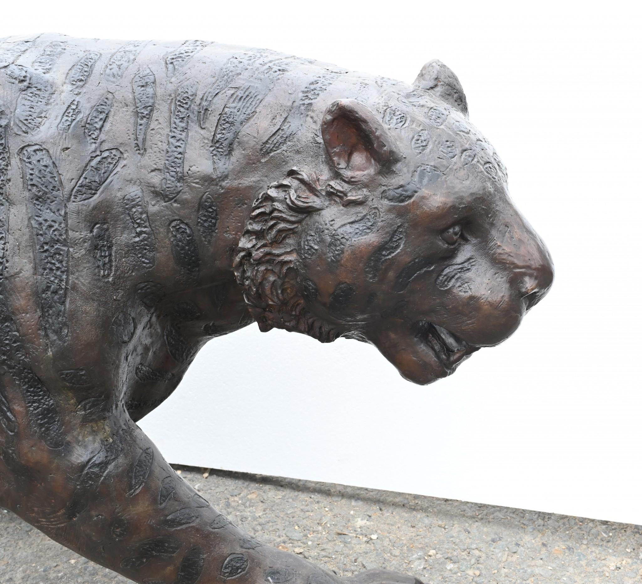 Grande statua di bronzo di gatto tigre, leone, pantera, fusione di bronzo in vendita 7