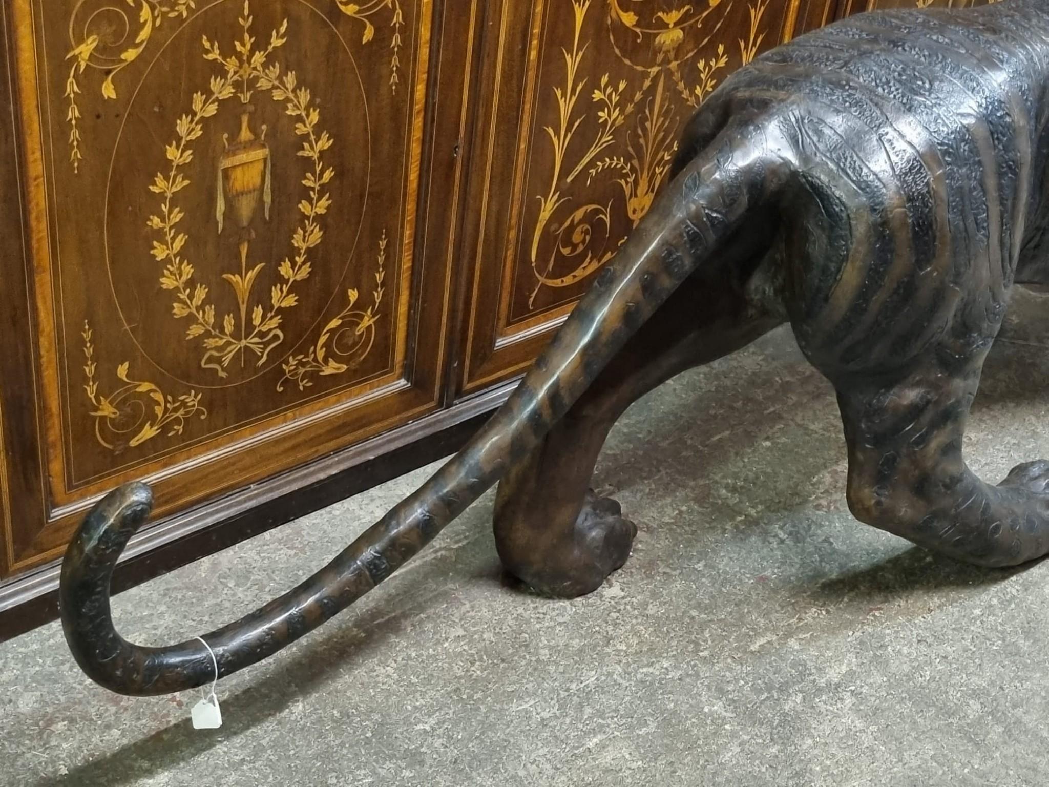 Bronze Grande statue de chat de tigre en bronze moulé avec panthère de lion en vente