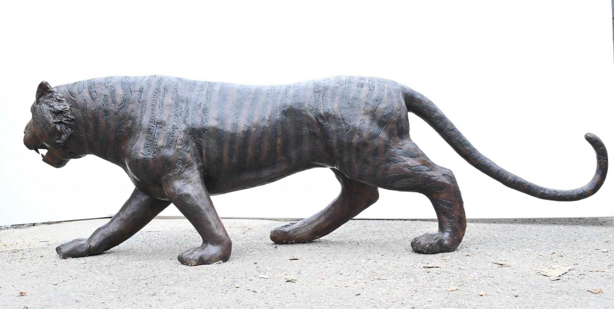 Grande statua di bronzo di gatto tigre, leone, pantera, fusione di bronzo in vendita 1