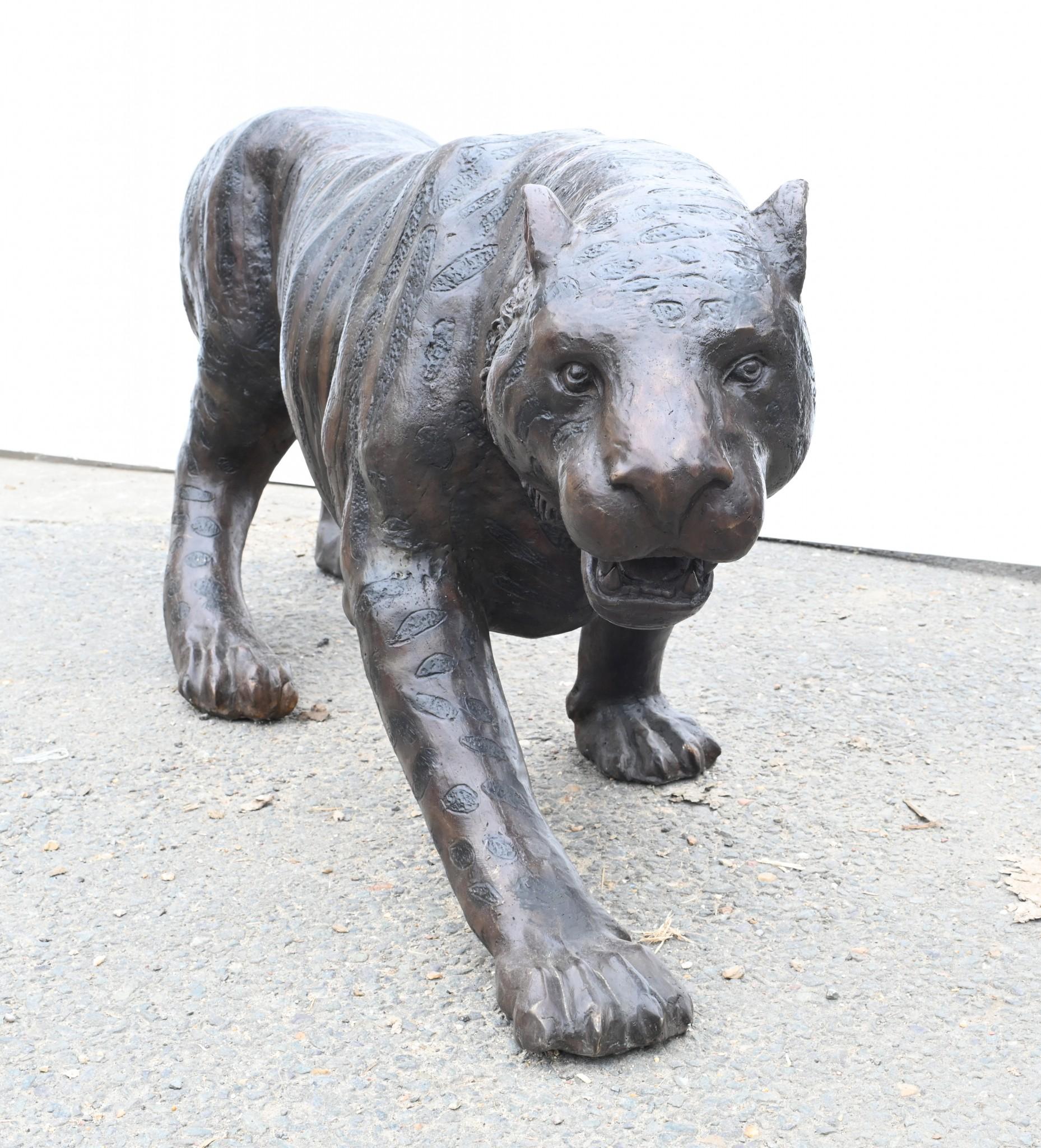 Grande statua di bronzo di gatto tigre, leone, pantera, fusione di bronzo in vendita 4