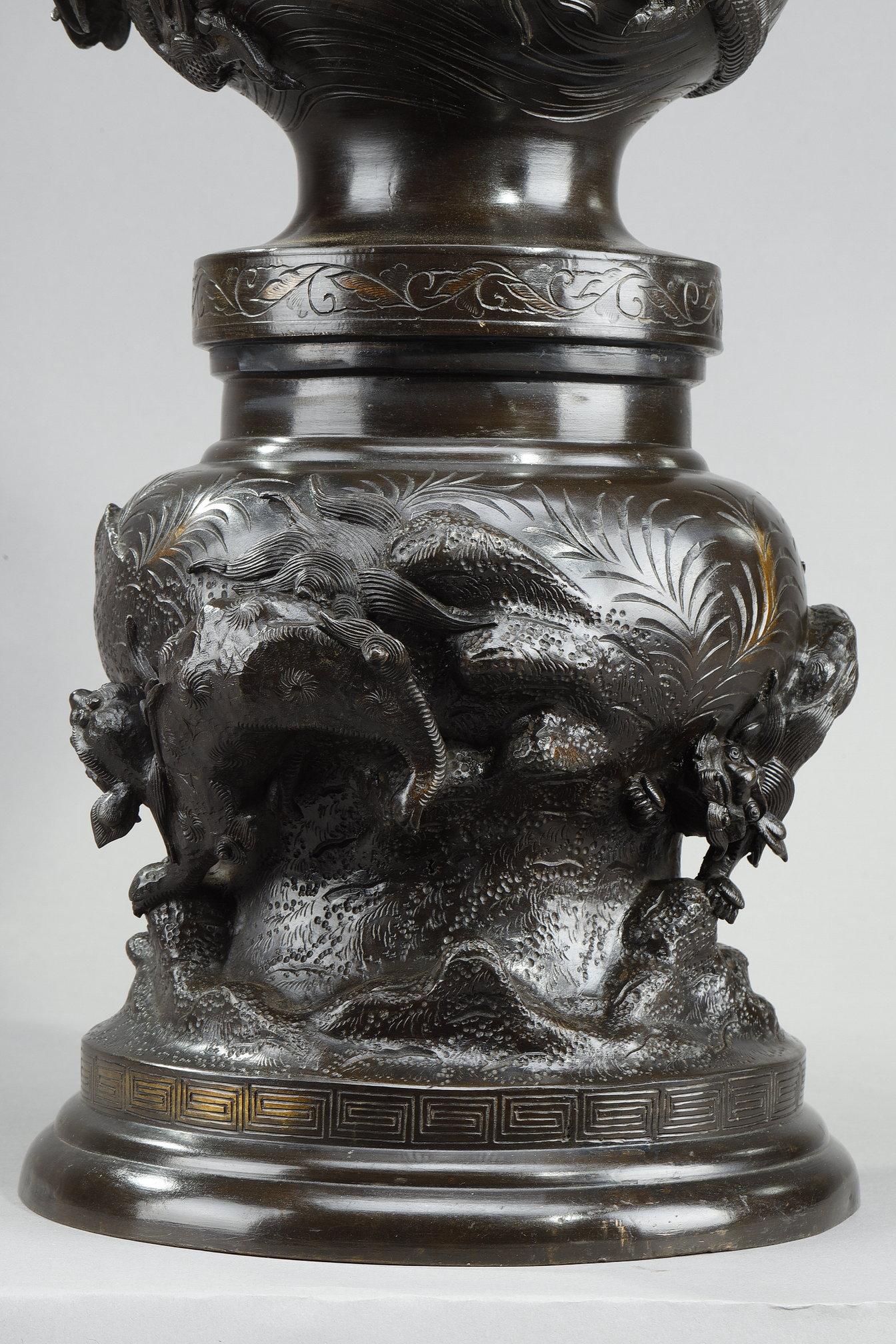 Large Bronze Vase sculpted with chimeras, dragons, birds of frey and phoenix For Sale 2