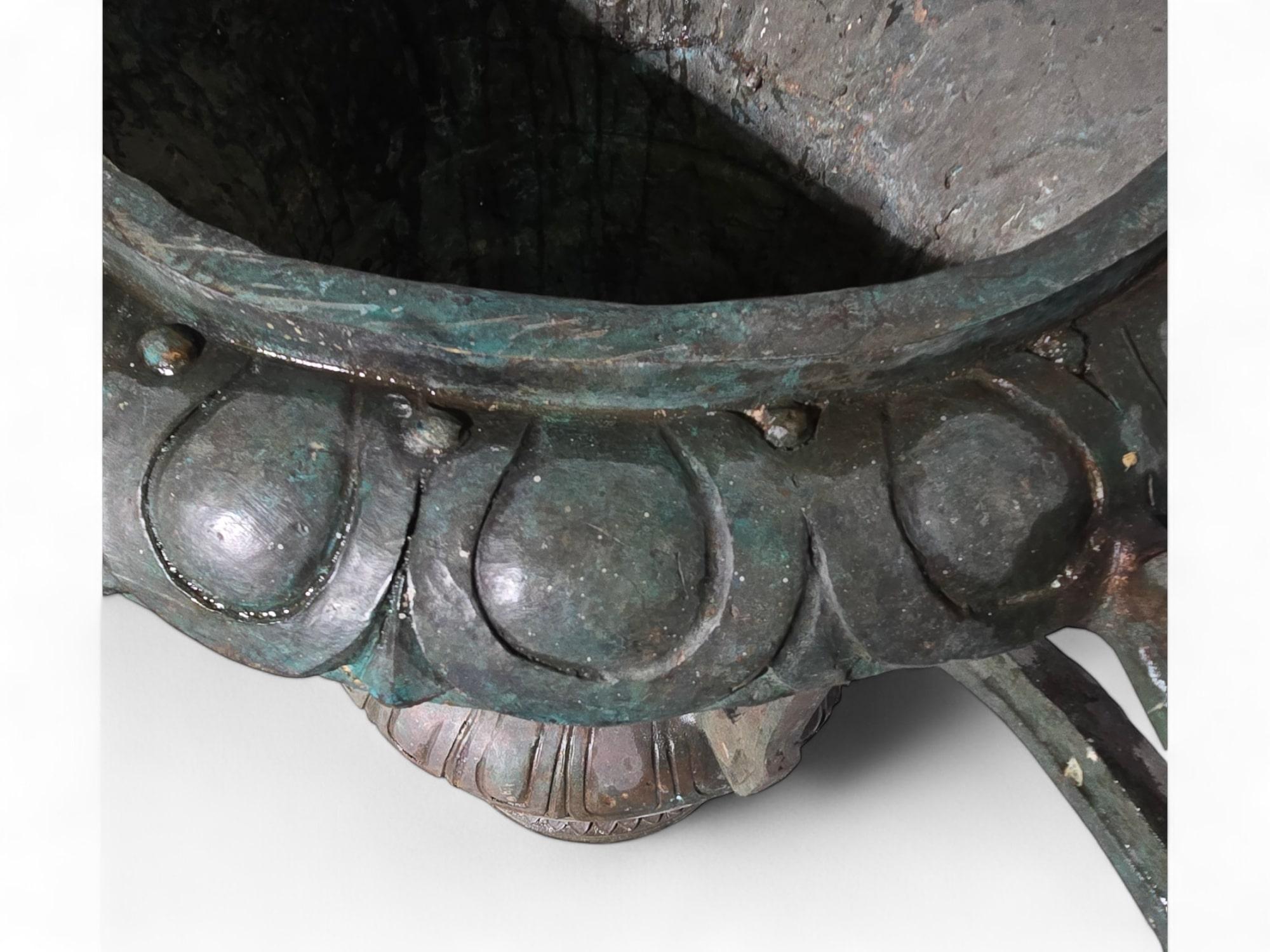 Large Bronze Vases 1950s Made im Bronze Versalles For Sale 6