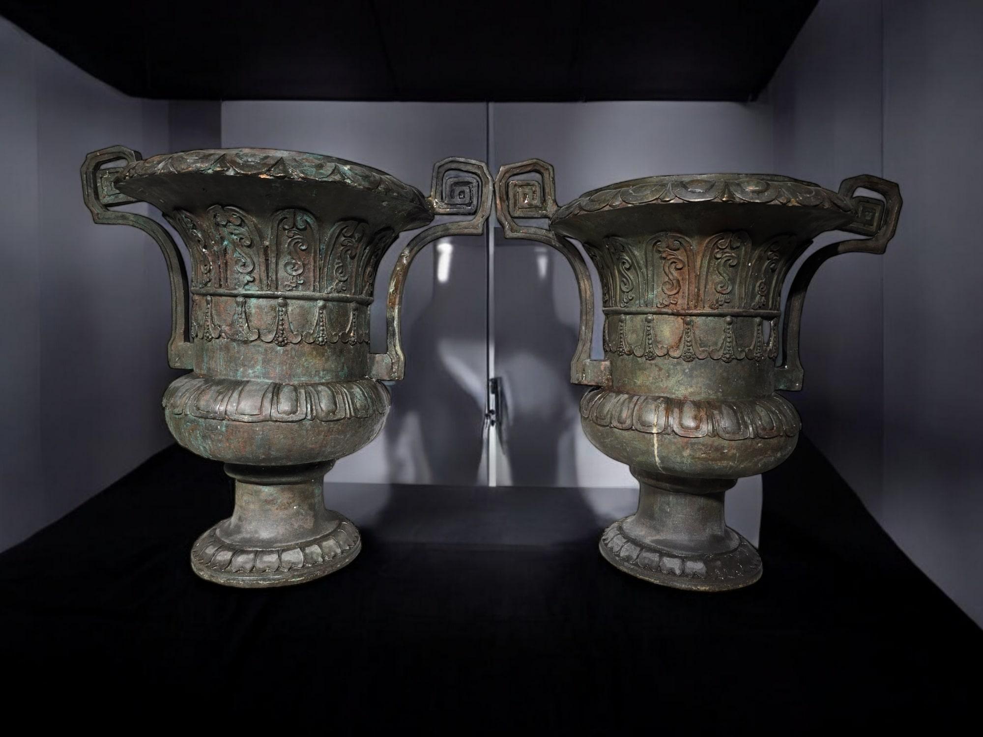 Large Bronze Vases 1950s Made im Bronze Versalles For Sale 2
