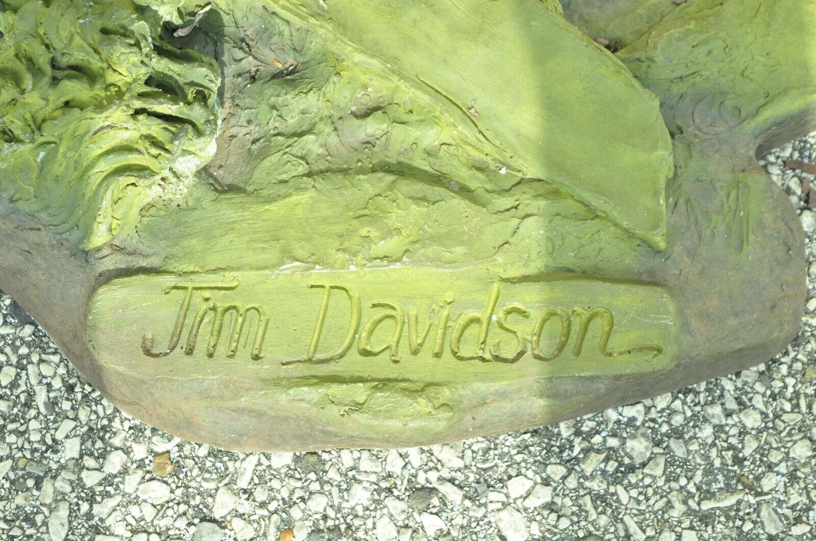 Grande boîte aux lettres en bronze verdigris Statue de jardin Garçon et fille sur un arbre Jim Davidson en vente 4