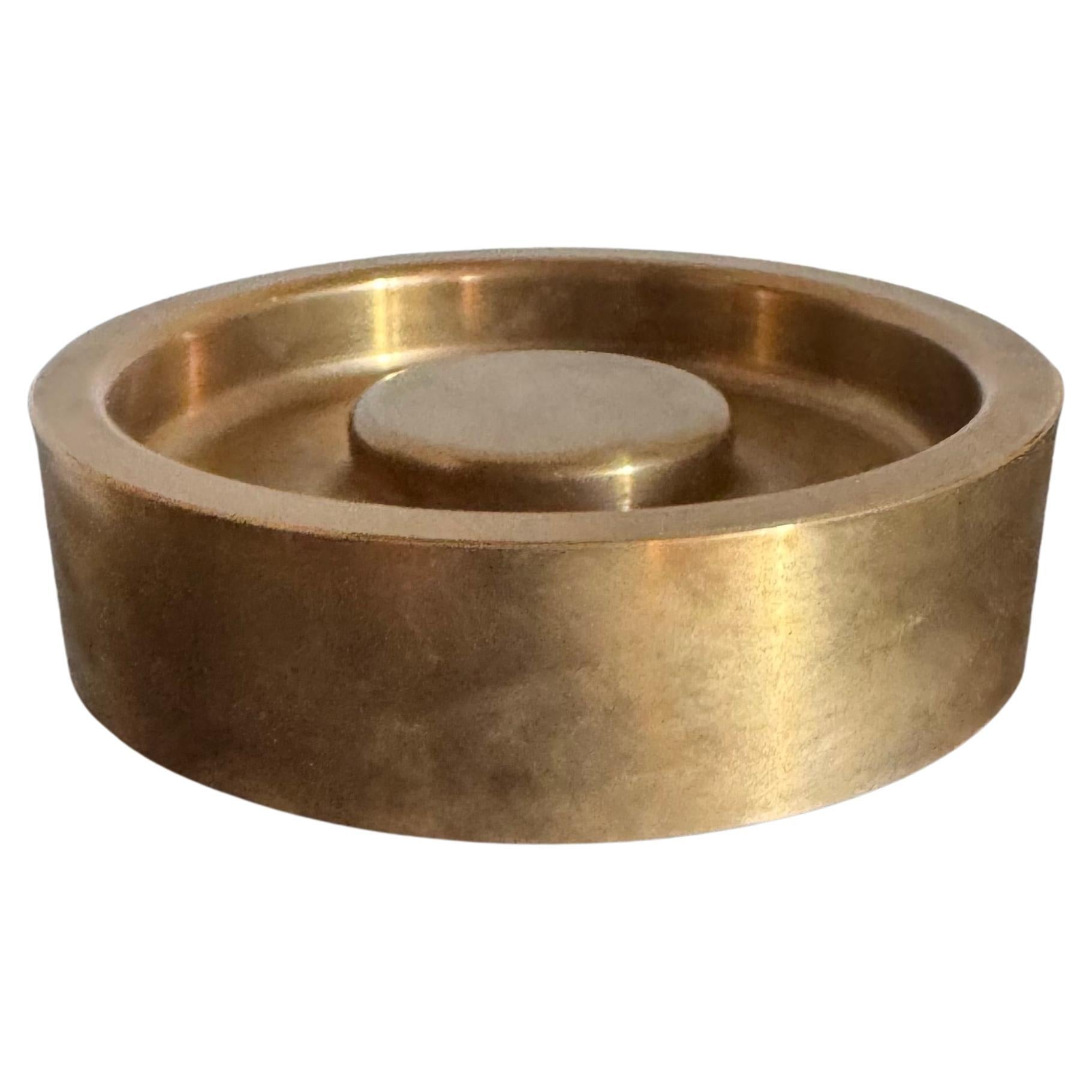 Large bronze vide poche For Sale