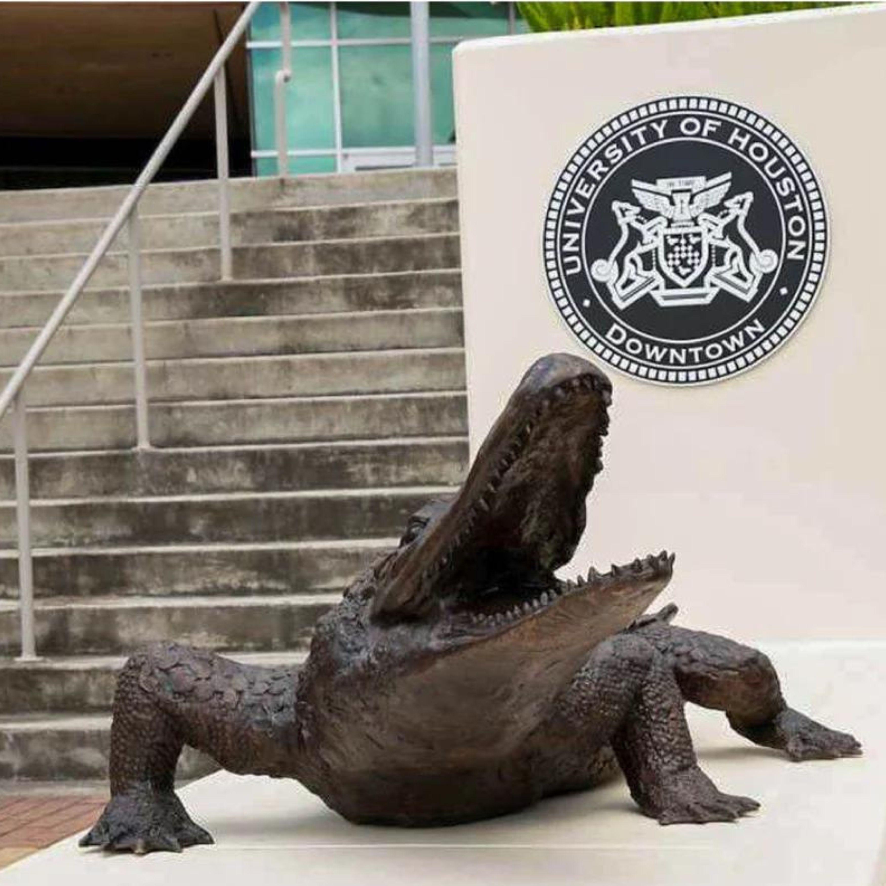 Cast Large Bronze Walking Alligator Statue For Sale