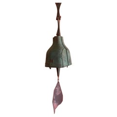Grande cloche / carillon en bronze de Paolo Soleri pour Cosanti