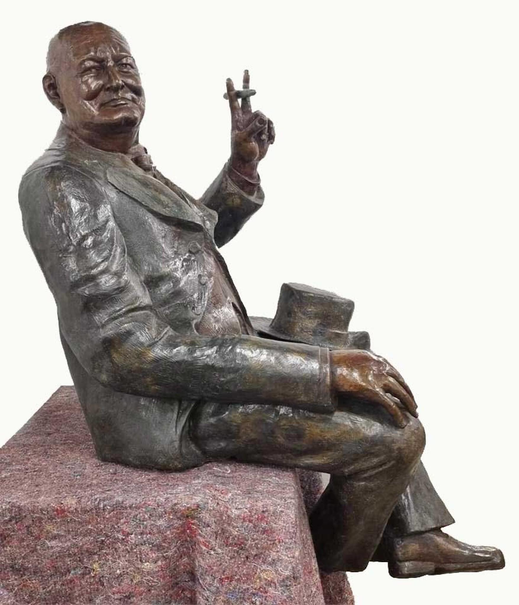 Large Bronze Winston Churchill Statue Seated British PM Casting For Sale 9