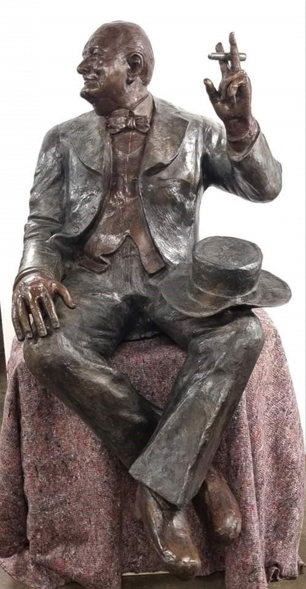 Large Bronze Winston Churchill Statue Seated British PM Casting For Sale 11
