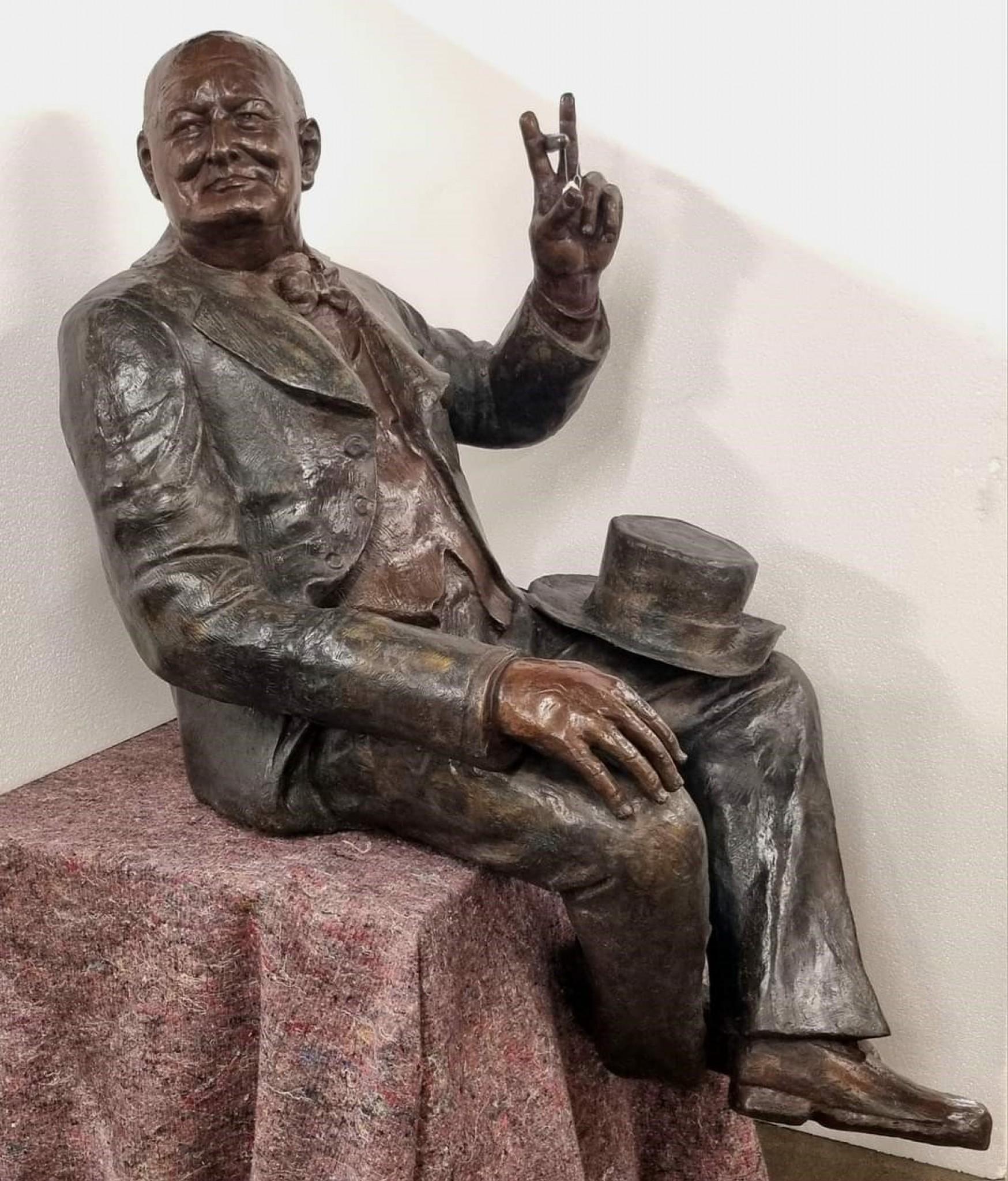 Large Bronze Winston Churchill Statue Seated British PM Casting For Sale 15