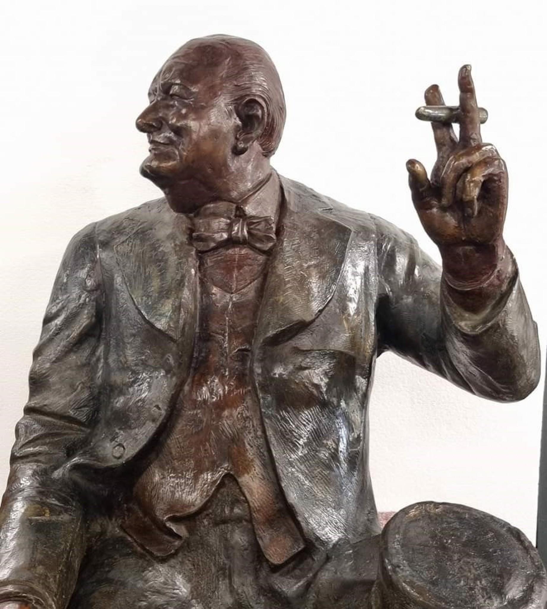 Late 20th Century Large Bronze Winston Churchill Statue Seated British PM Casting For Sale