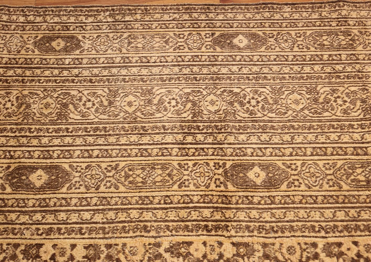 Antique Persian Khorassan Rug. Size: 11 ft 3 in x 16 ft 3 in In Good Condition For Sale In New York, NY