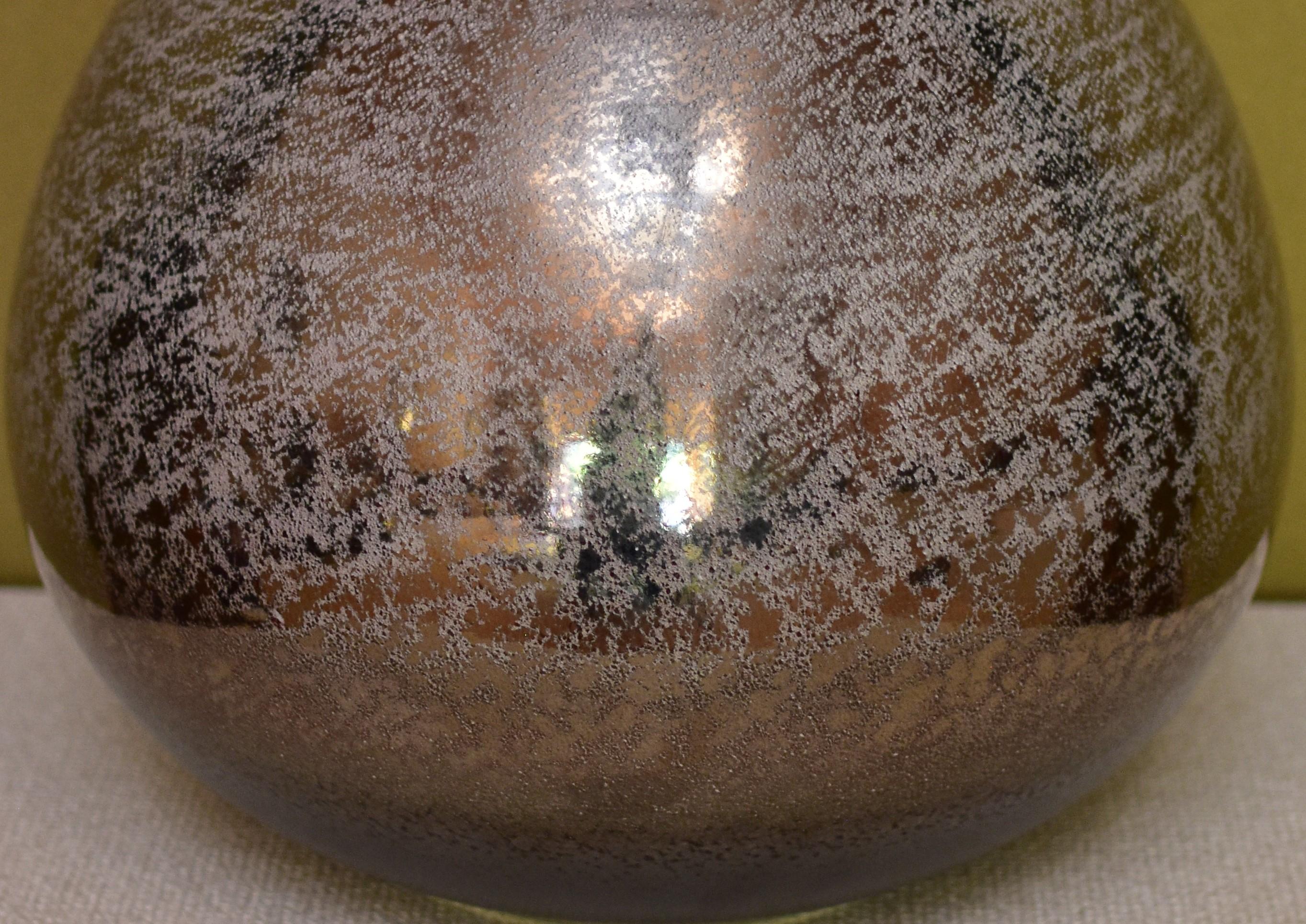 Japanese Contemporary Brown Platinum Hand-Glazed Porcelain Vase by Master Artist In New Condition For Sale In Takarazuka, JP
