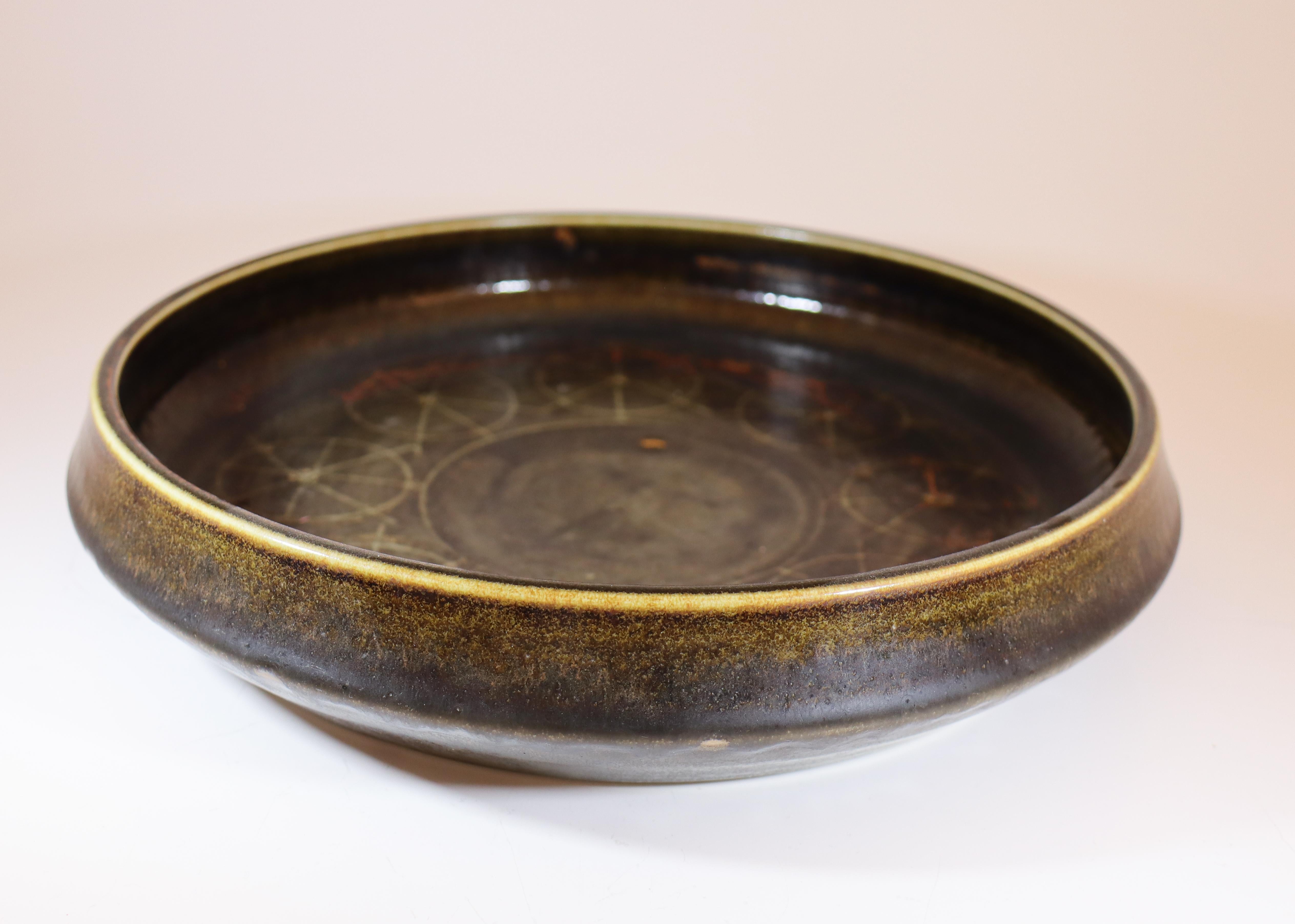 Grande ciotola marrone - Carl-Harry Stålhane - Atelier A Rörstrand - Metà del XX secolo in vendita 1