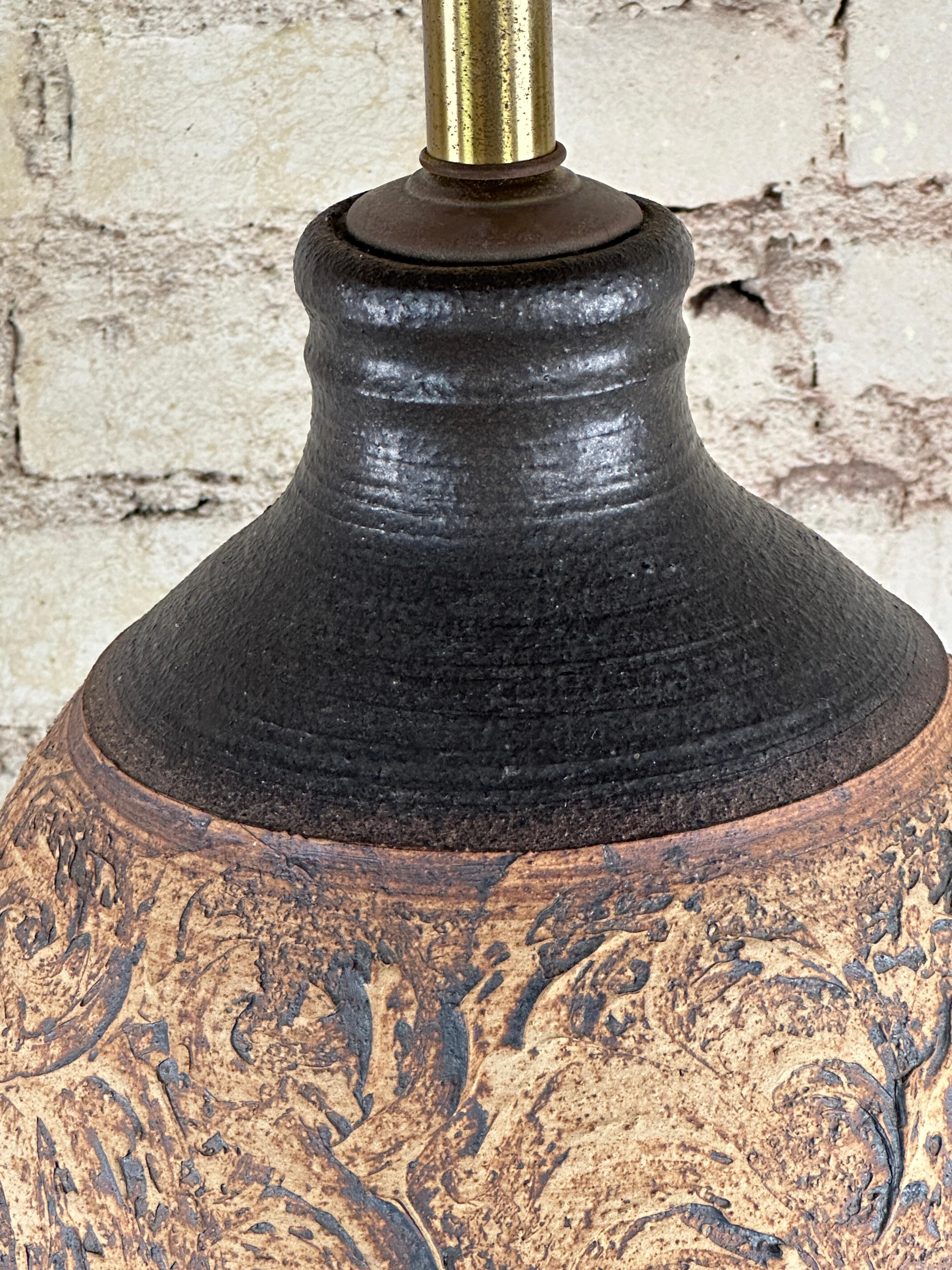American Large Brown Ceramic Table Lamp by California Pottery in the style of Bob Kinzie For Sale