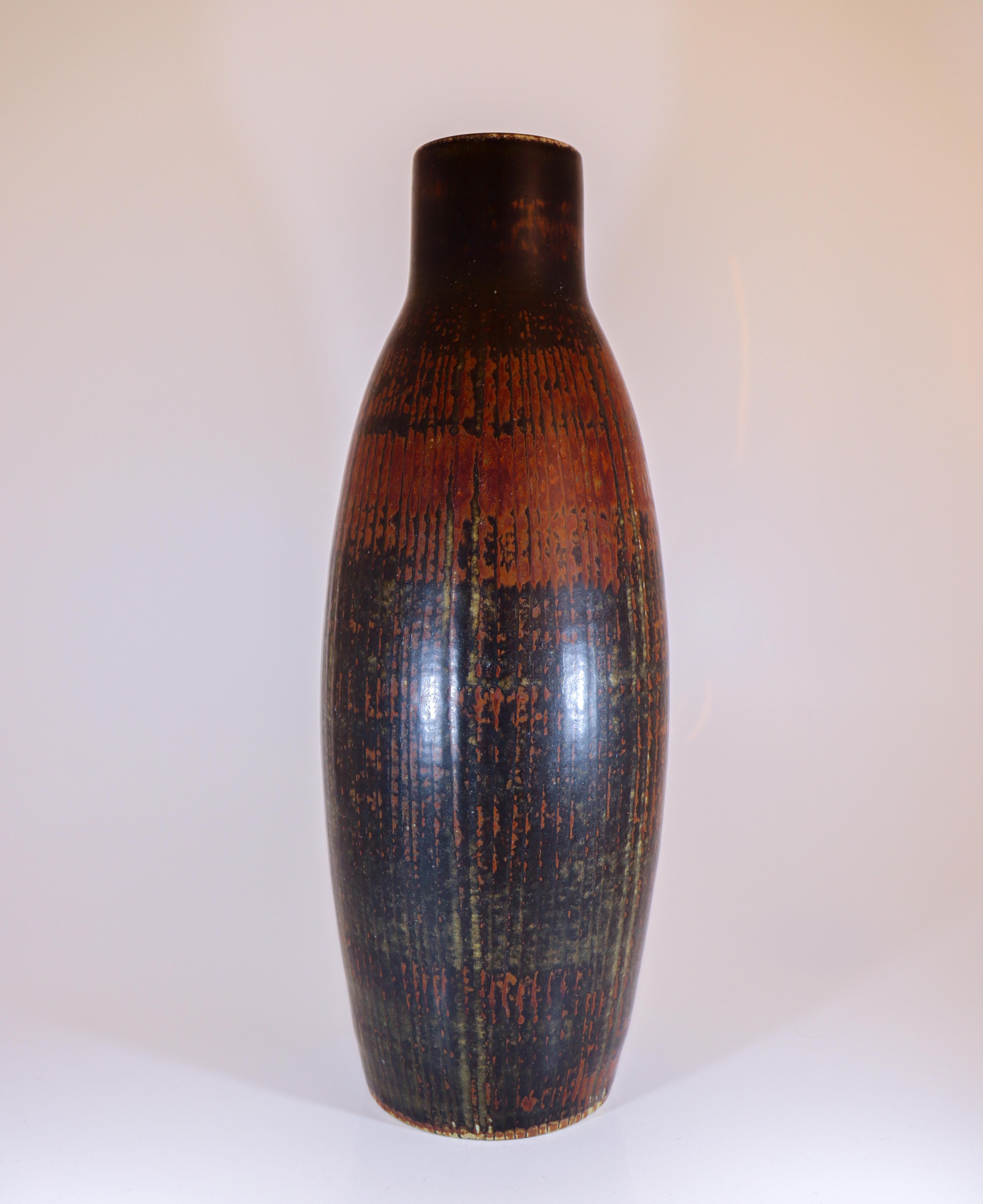 Grand vase en céramique brune - Carl-Harry Stålhane - Rörstrand - Milieu du XXe siècle Excellent état - En vente à Stockholm, SE