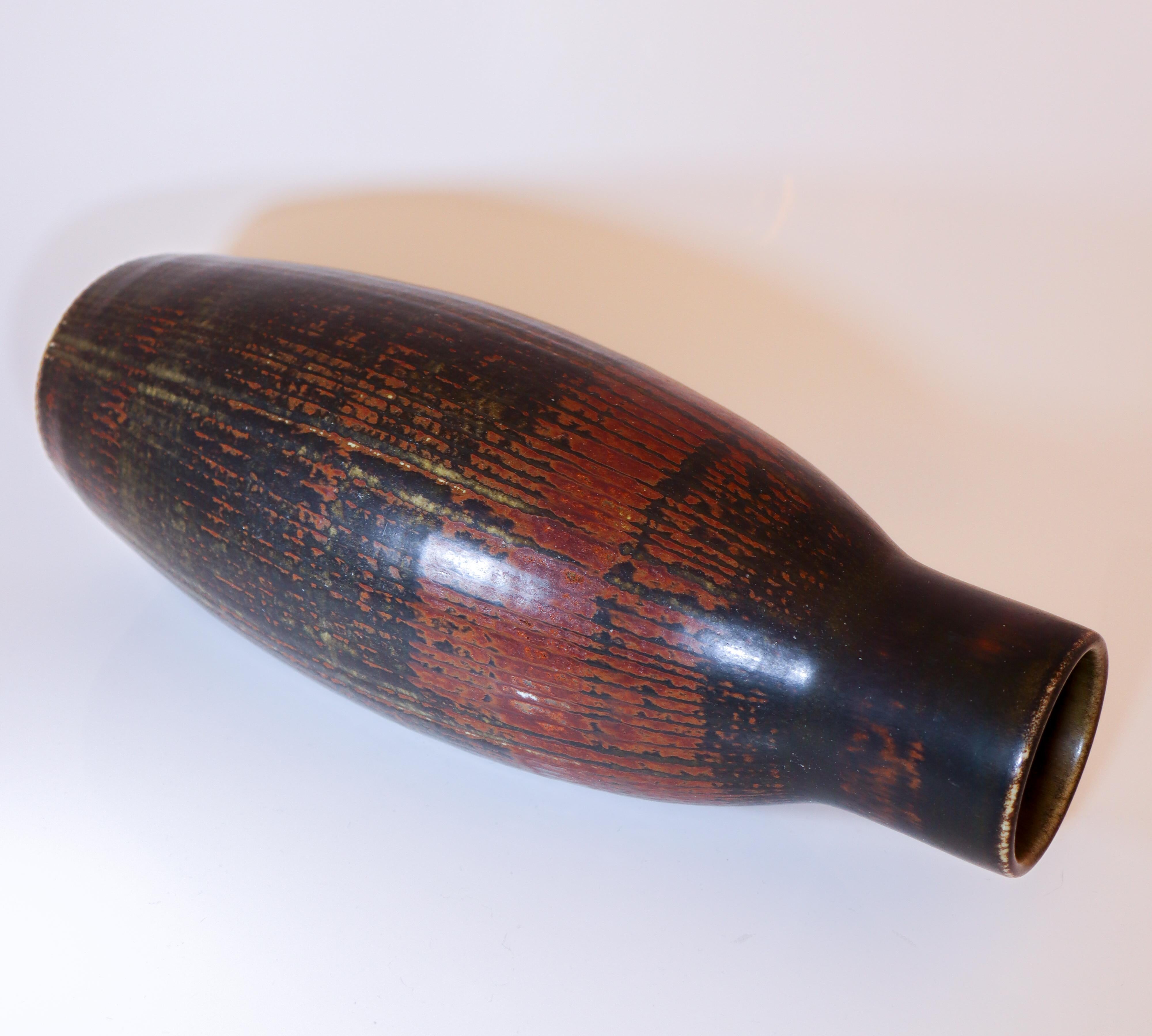 20ième siècle Grand vase en céramique brune - Carl-Harry Stålhane - Rörstrand - Milieu du XXe siècle en vente