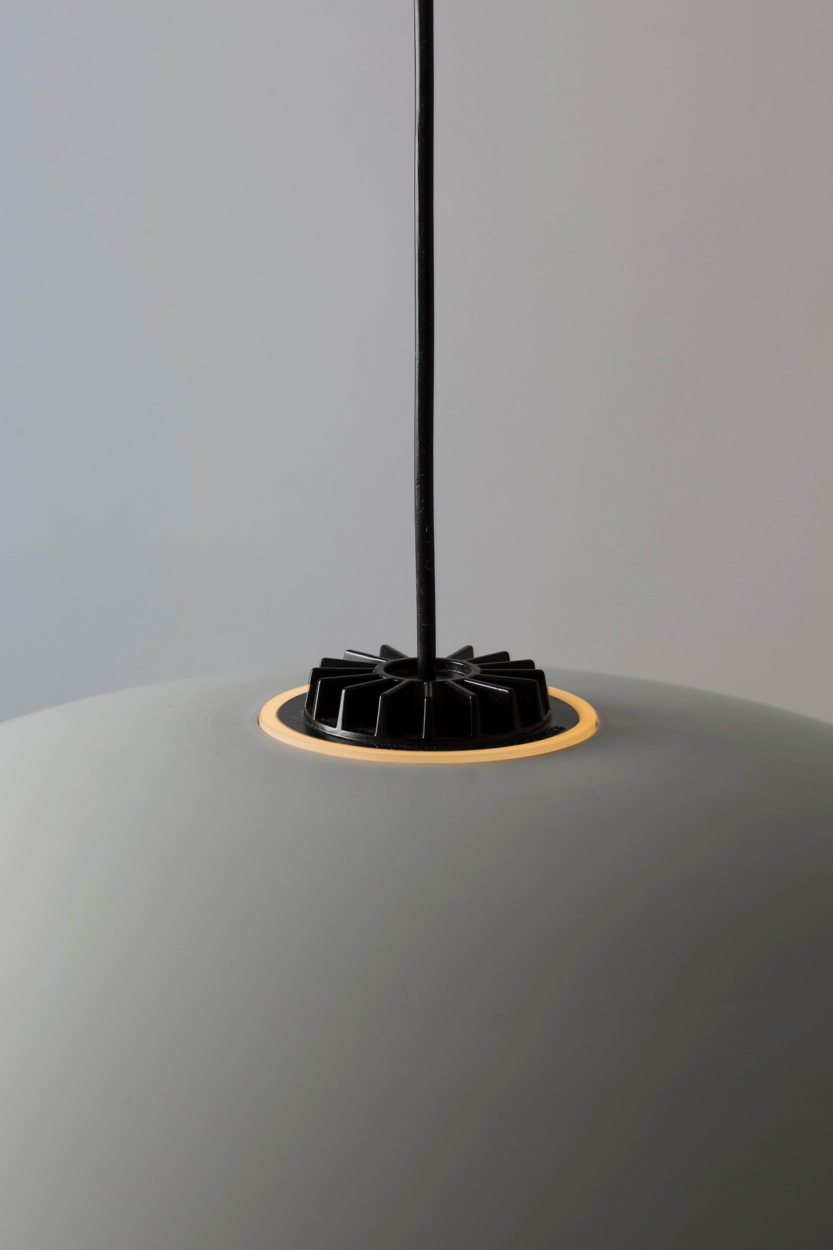 XXIe siècle et contemporain Grande lampe à suspension marron en forme de tête-de-poule de Santa & Cole en vente