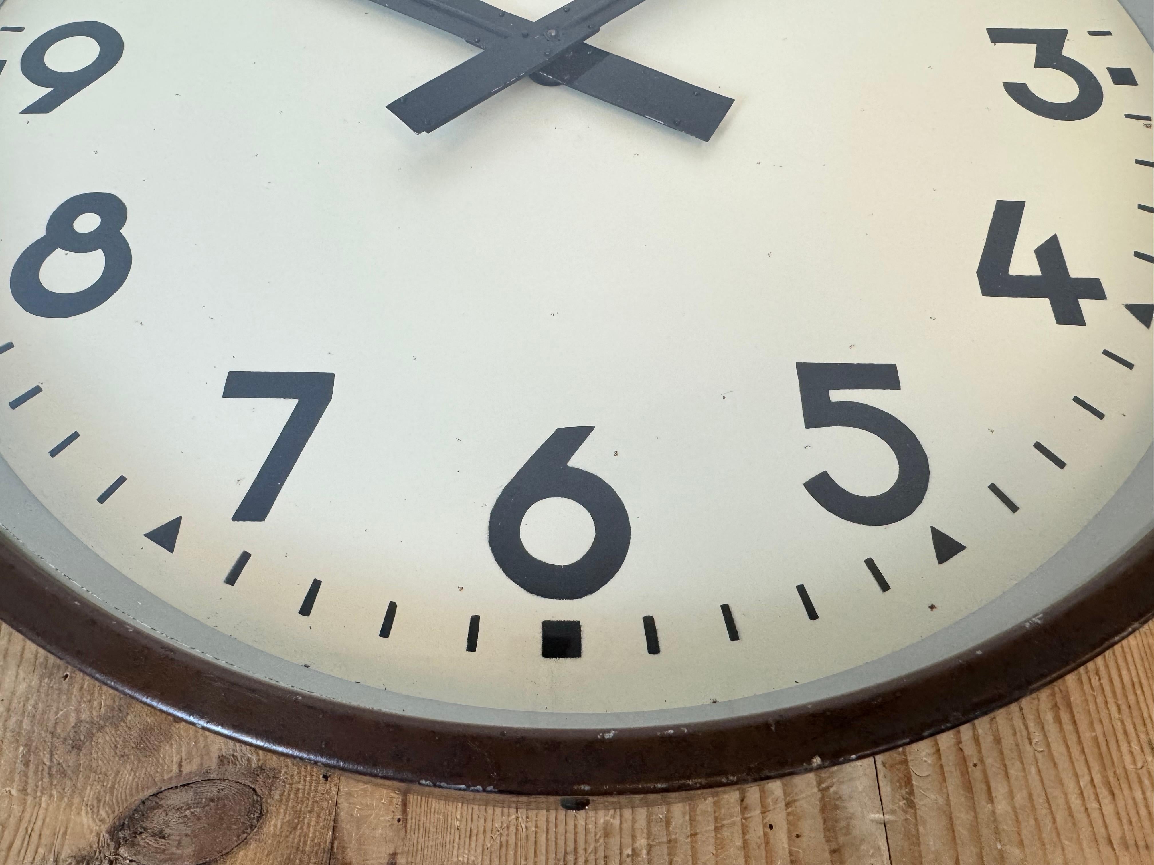 Large Brown Industrial Factory Wall Clock, 1950s For Sale 10