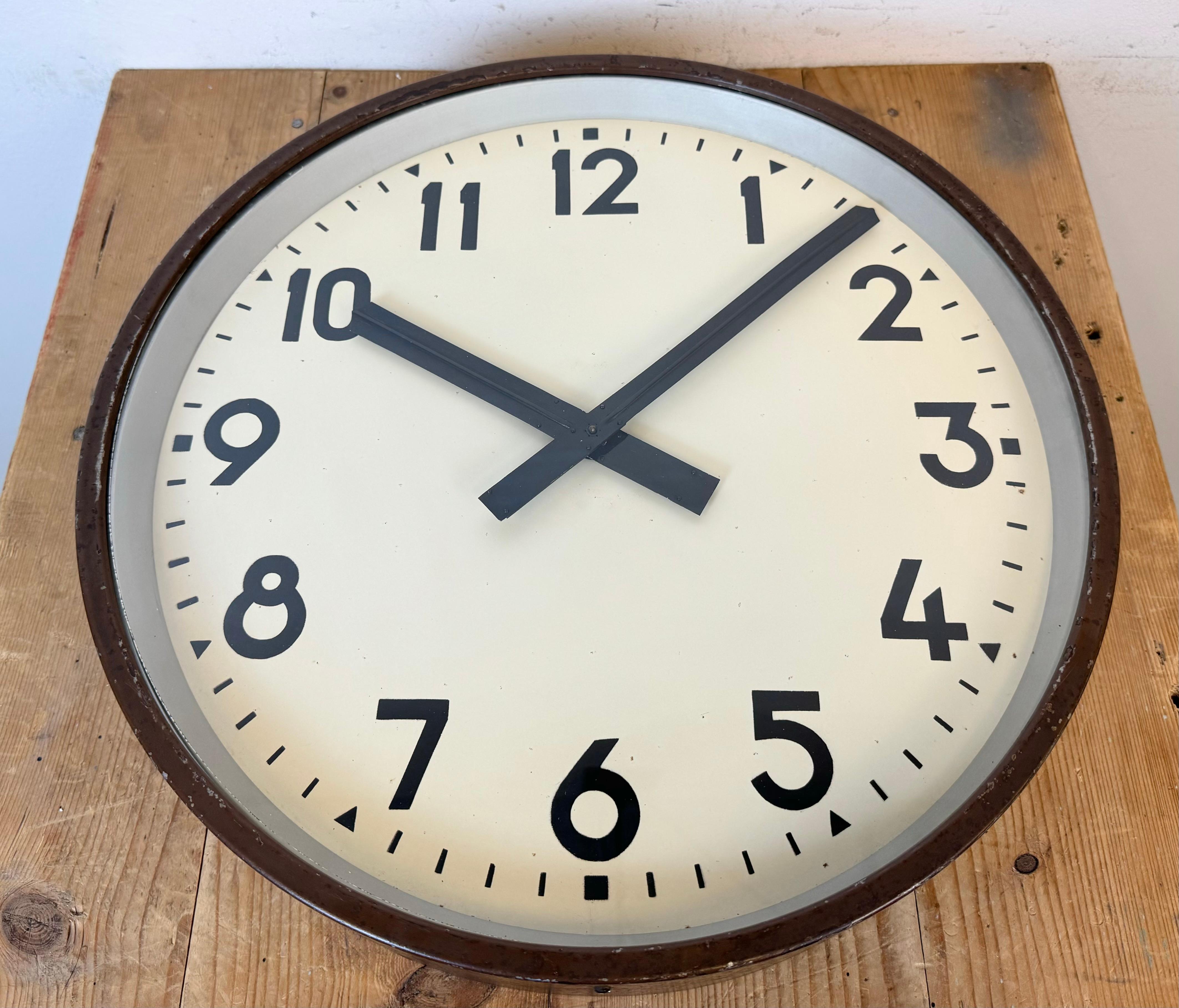 Large Brown Industrial Factory Wall Clock, 1950s For Sale 3