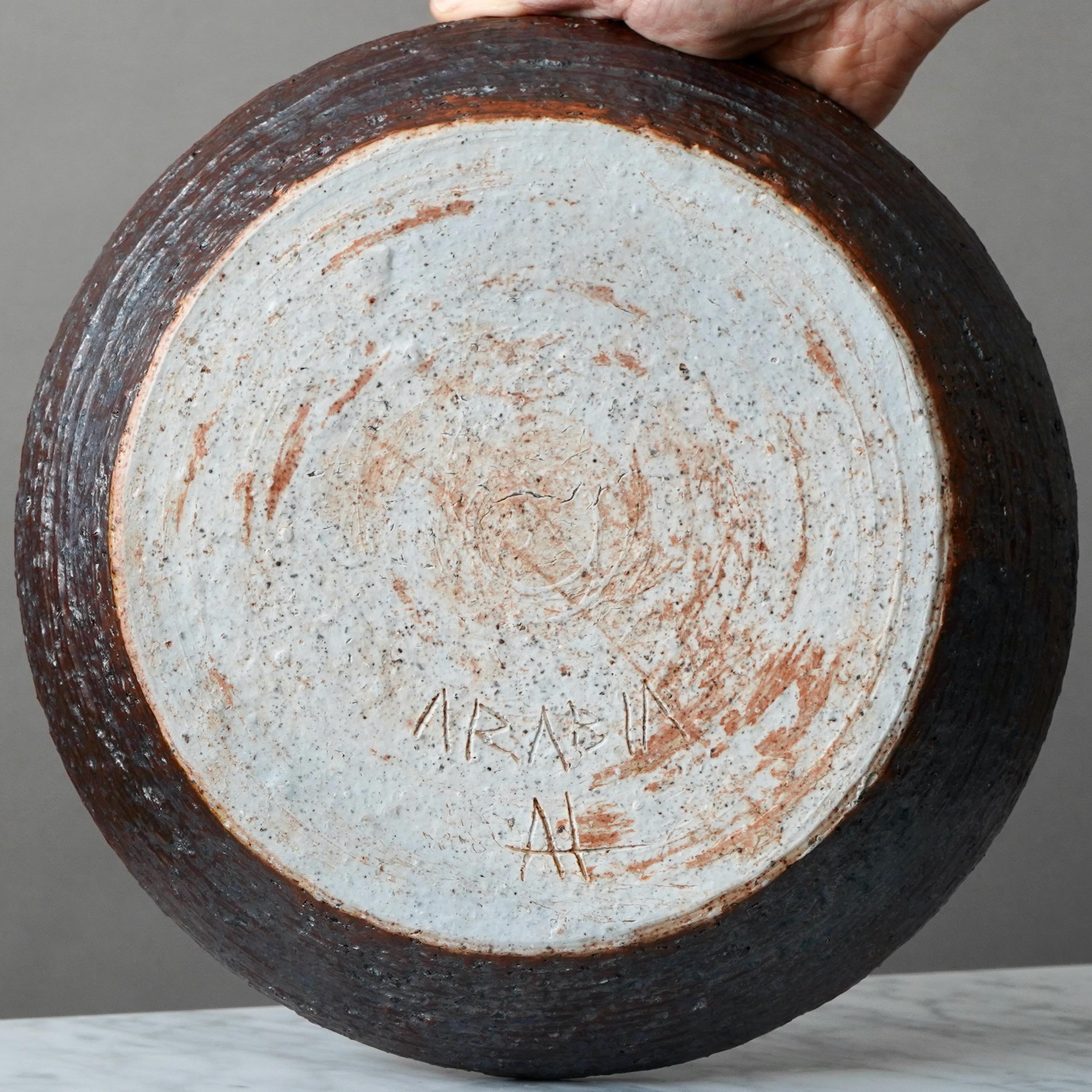 Large Brown Stoneware Bowl by Annikki Hovisaari for Arabia, Finland, 1960s In Good Condition For Sale In Malmö, SE