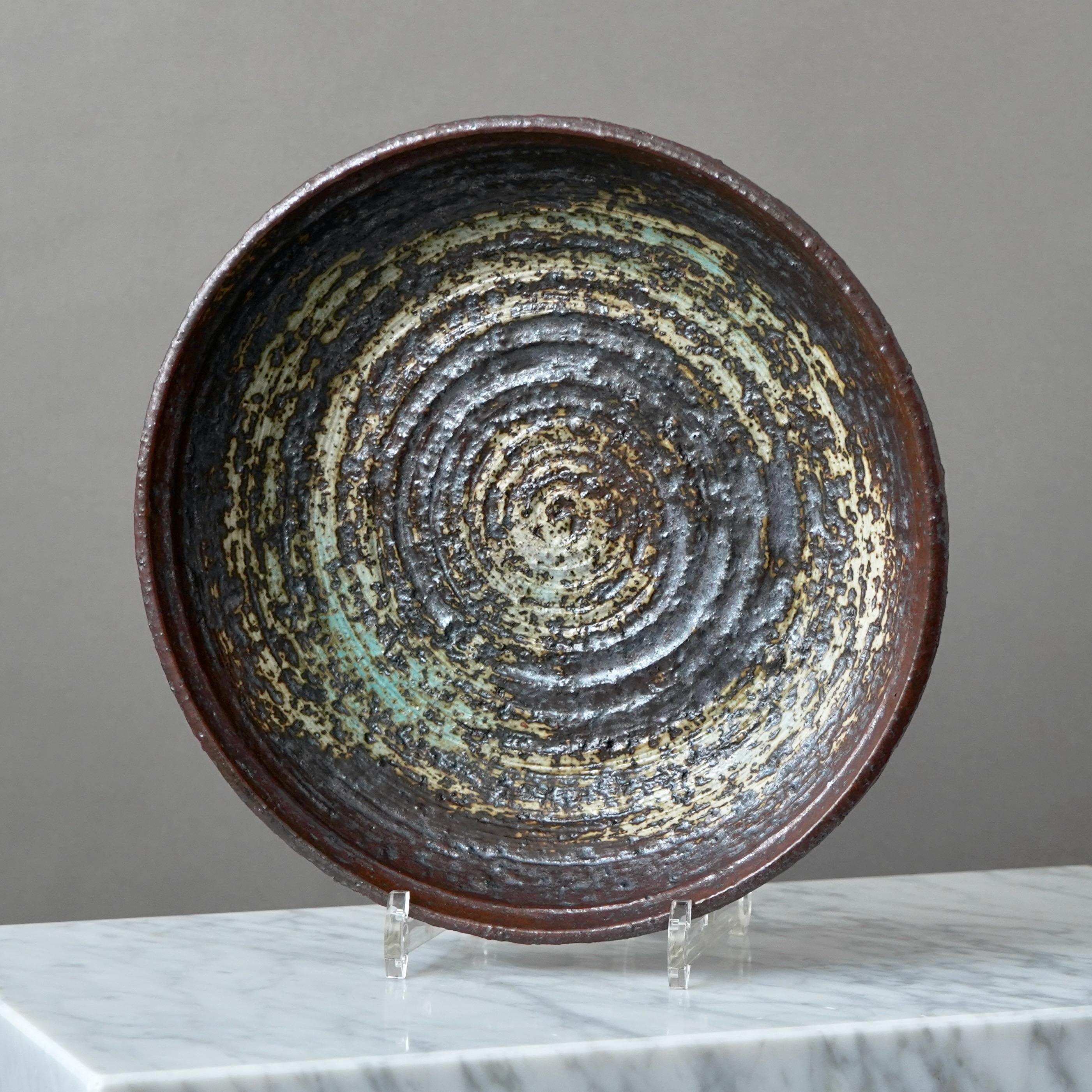 Ceramic Large Brown Stoneware Bowl by Annikki Hovisaari for Arabia, Finland, 1960s For Sale