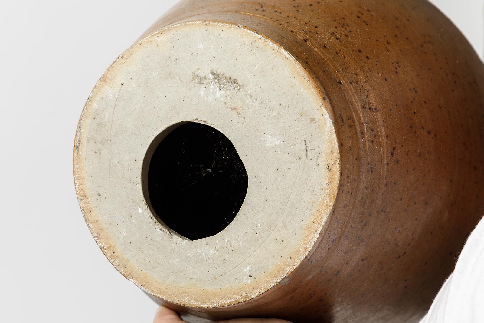 Gran lámpara de pie o sobremesa de cerámica de gres marrón 1970 Puisaye francesa Cerámico en venta