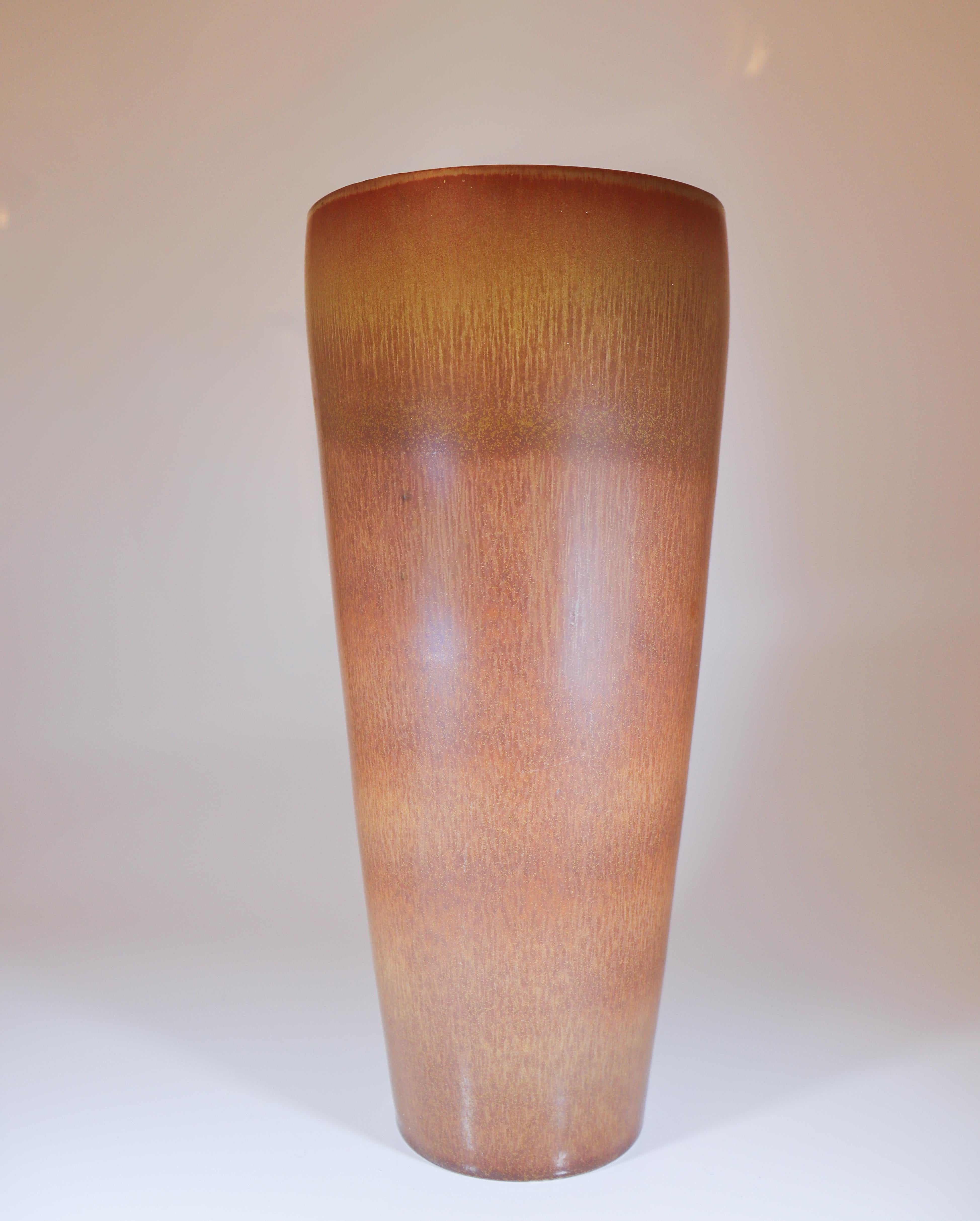 Smaltato Vaso grande marrone Gunnar Nylund, Rörstrand, Scandinavo del Medio Evo in vendita