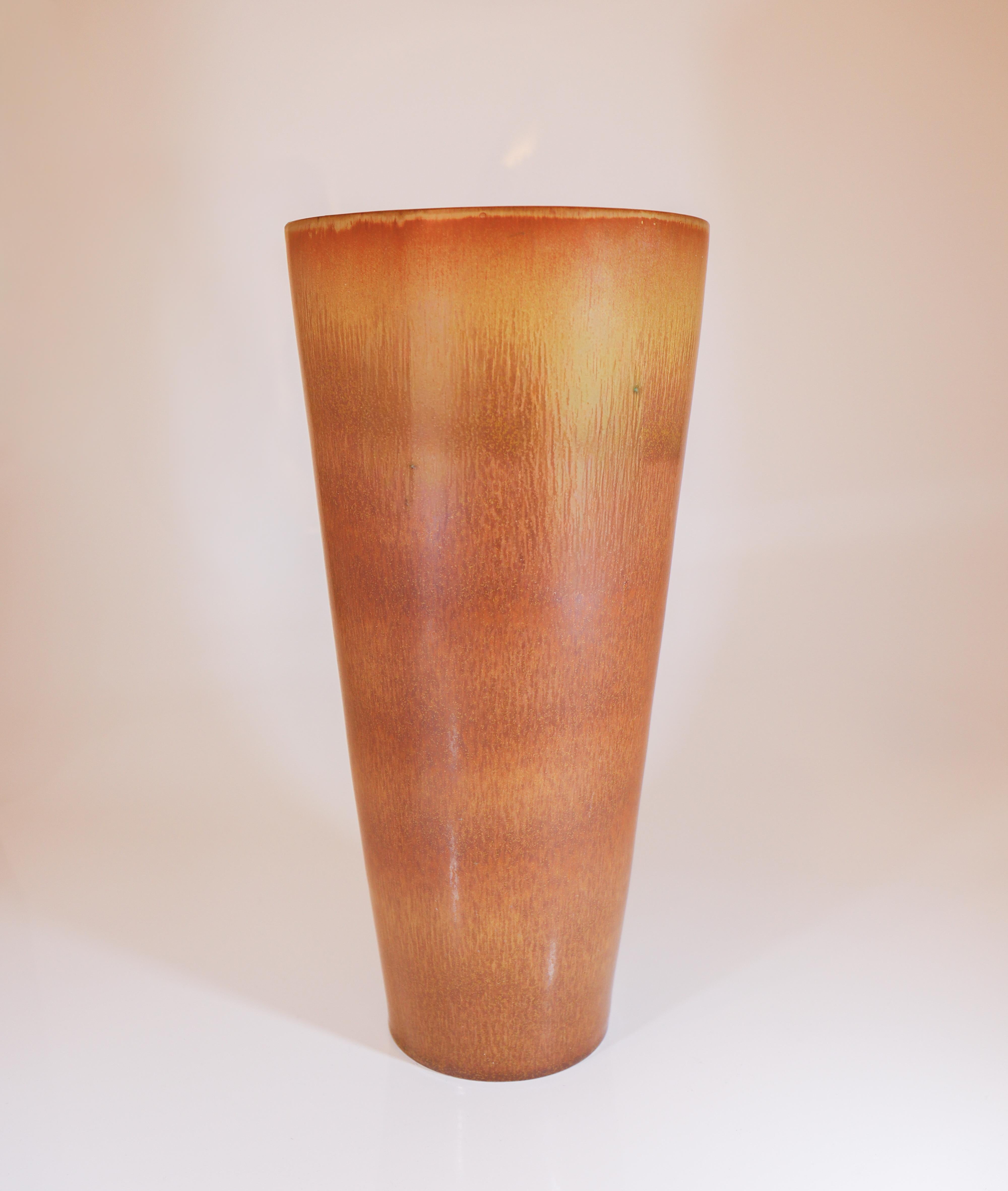 Vaso grande marrone Gunnar Nylund, Rörstrand, Scandinavo del Medio Evo In condizioni buone in vendita a Stockholm, SE