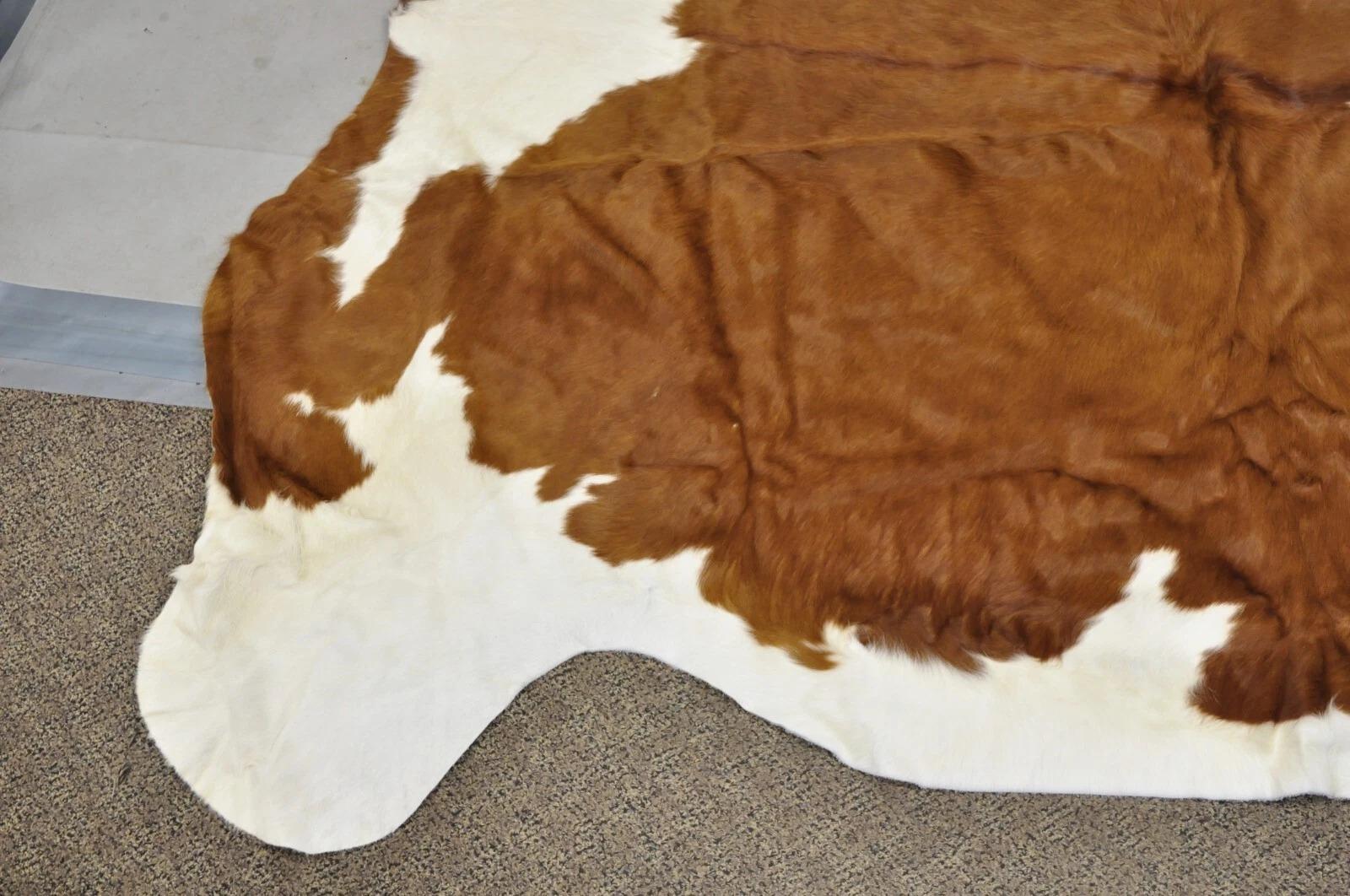 Alfombra grande de piel de vaca marrón y blanca 7'x6' Farmhouse Modern en Bueno estado para la venta en Philadelphia, PA