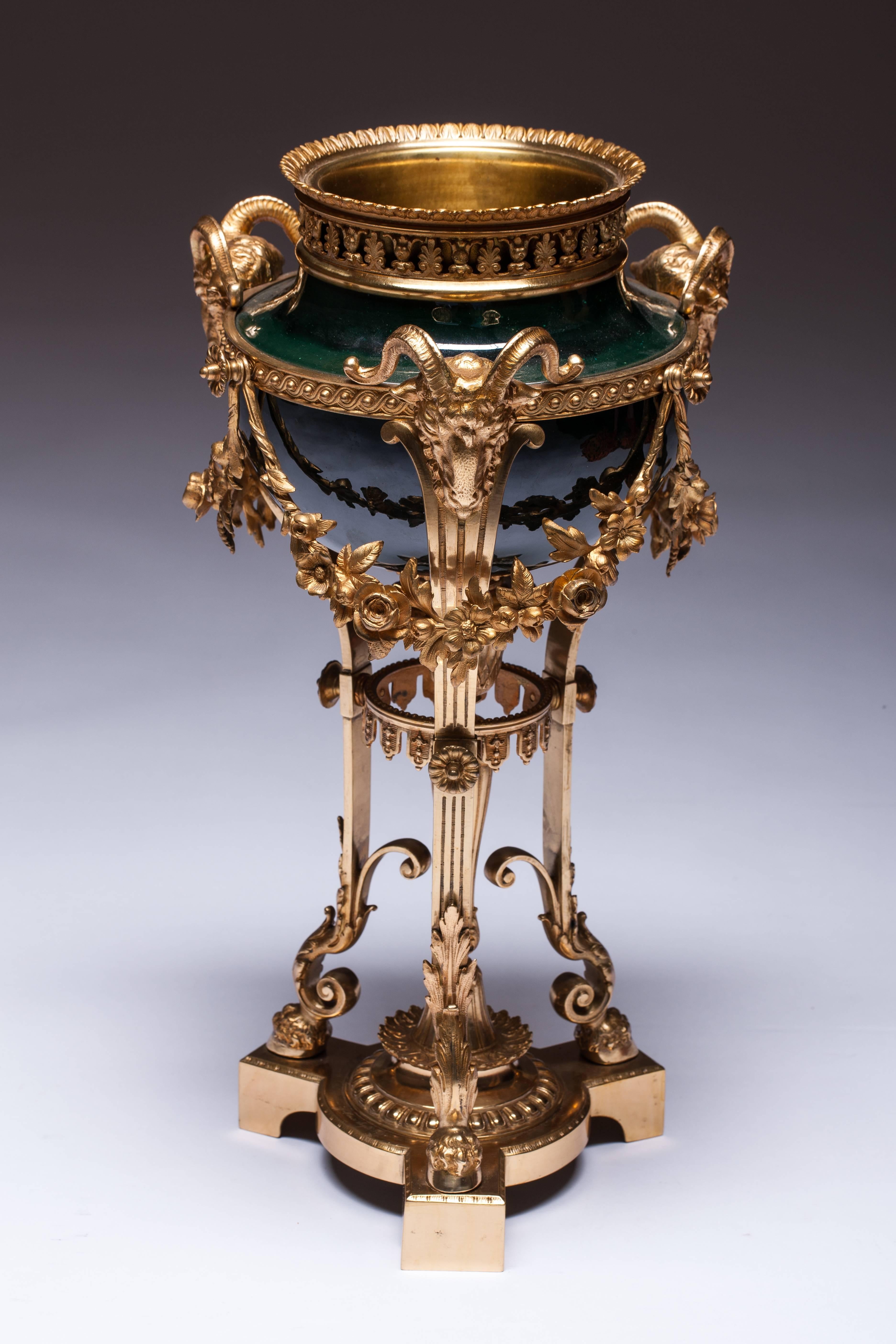 French Large Brûle Perfume Bronze, Gilded, Three-Sided Grooved Base For Sale