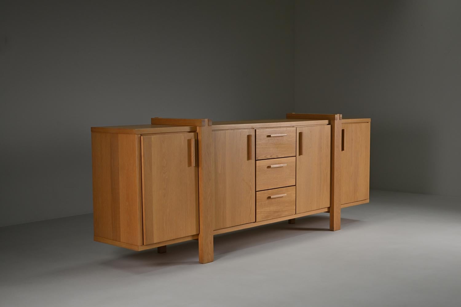 Brutalist Large brustalist oak sideboard, Belgium. For Sale